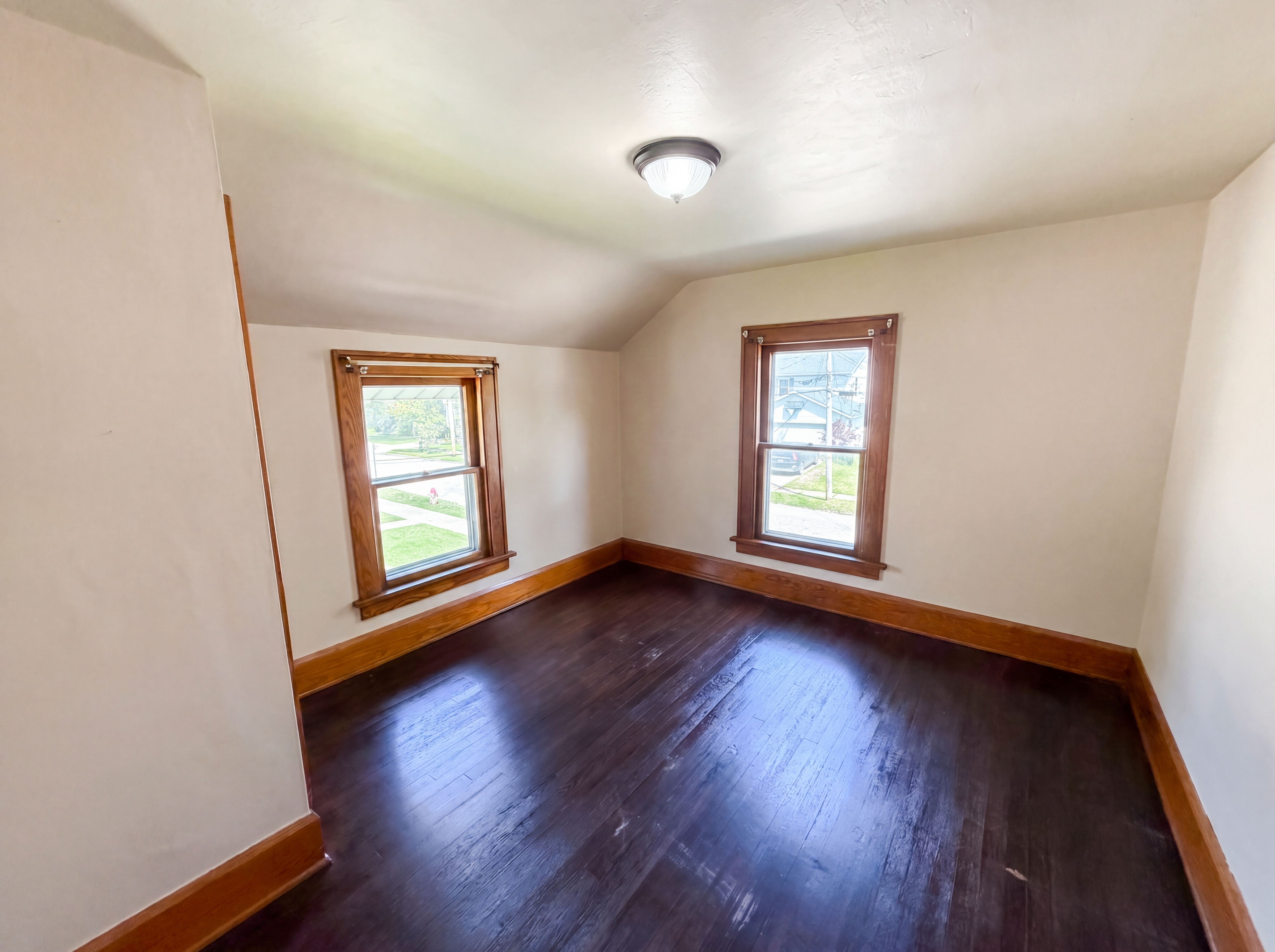 Photo 4 of 23 of 384 Mildred St, Painesville, OH