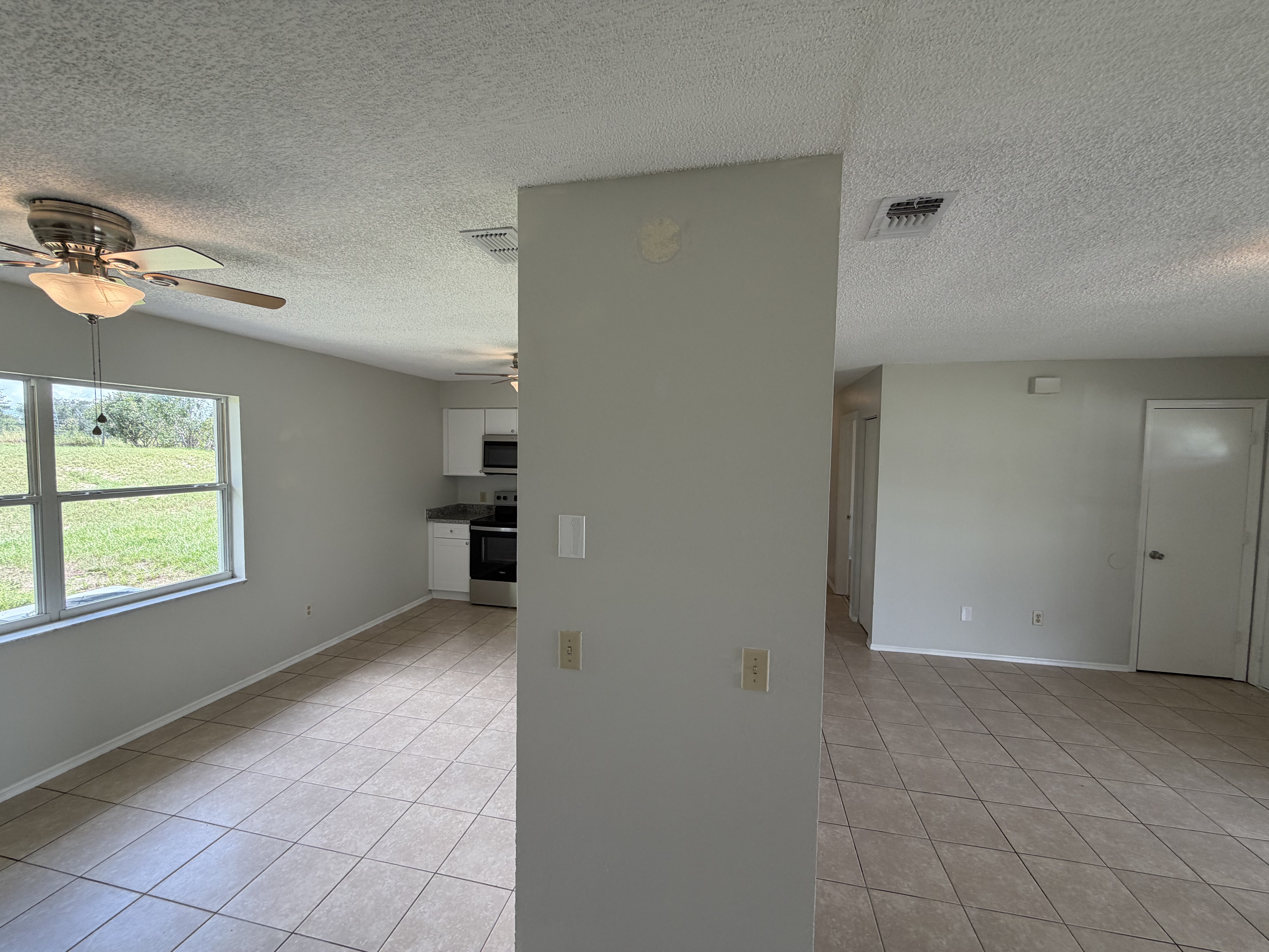Photo 7 of 24 of 1262 Padgett Cir, Lady Lake, FL