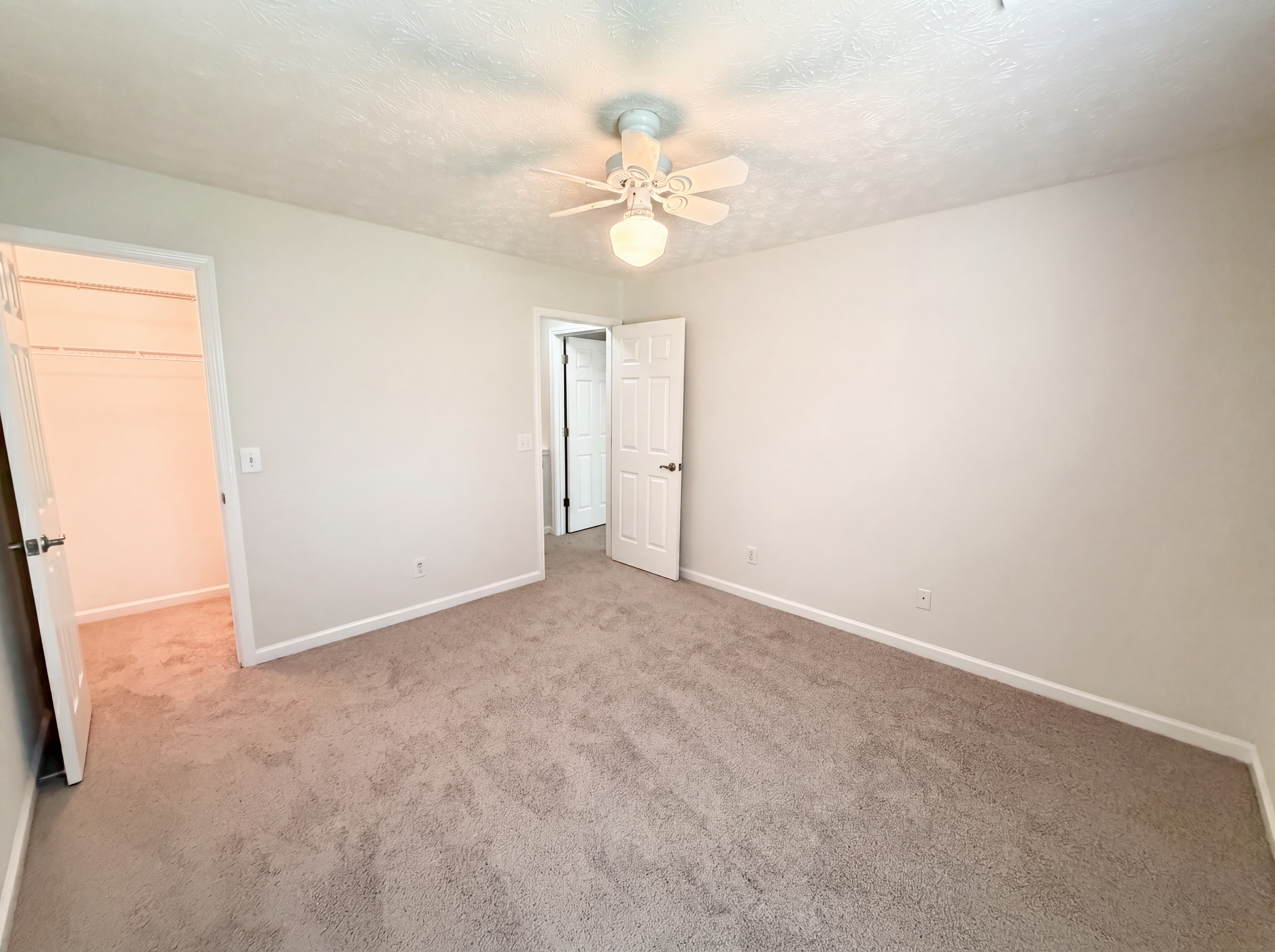 Photo 10 of 21 of 13331 Harpley Ct, Alpharetta, GA