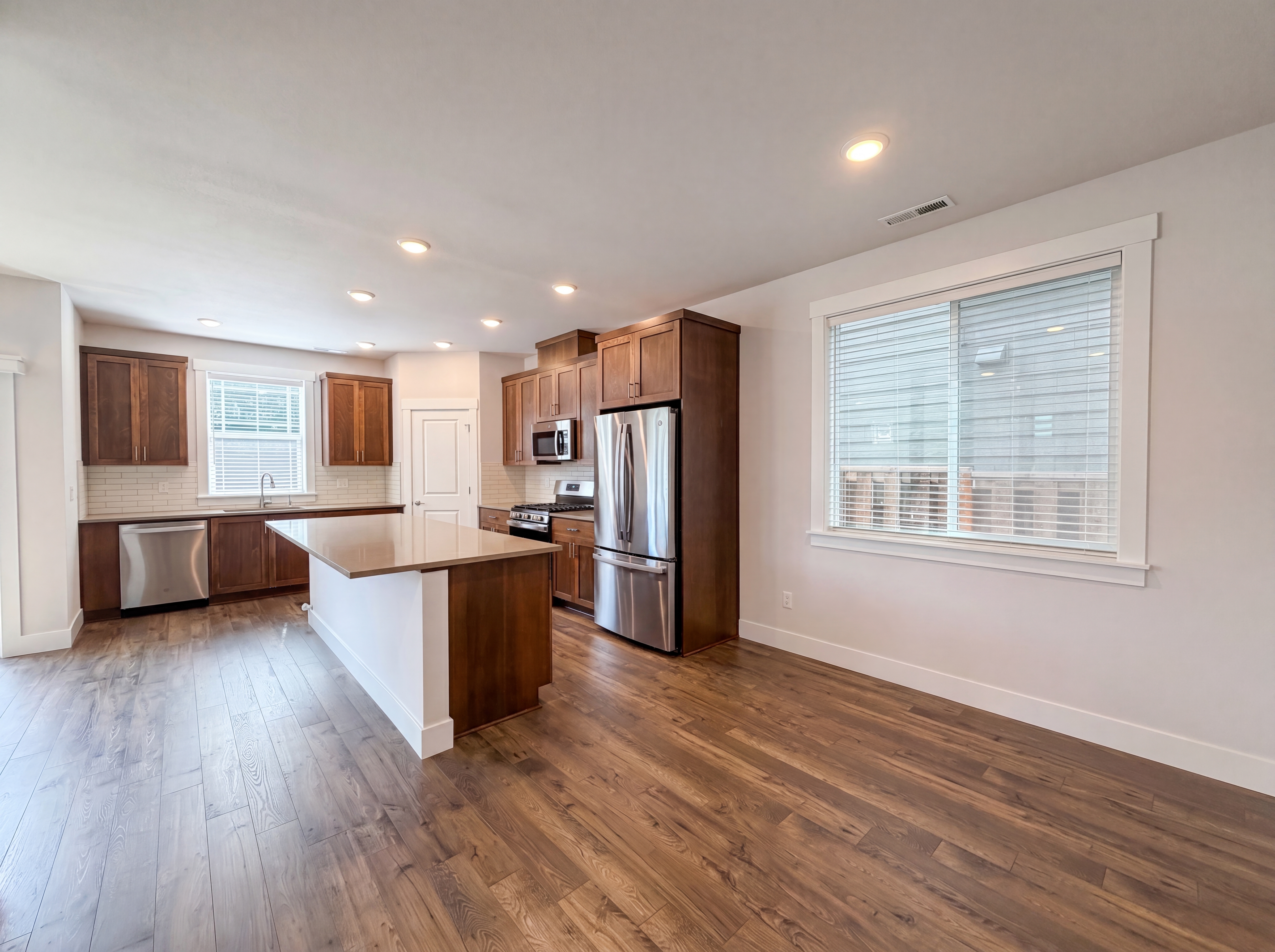 Photo 2 of 24 of 12706 SW Incline Dr, Beaverton, OR