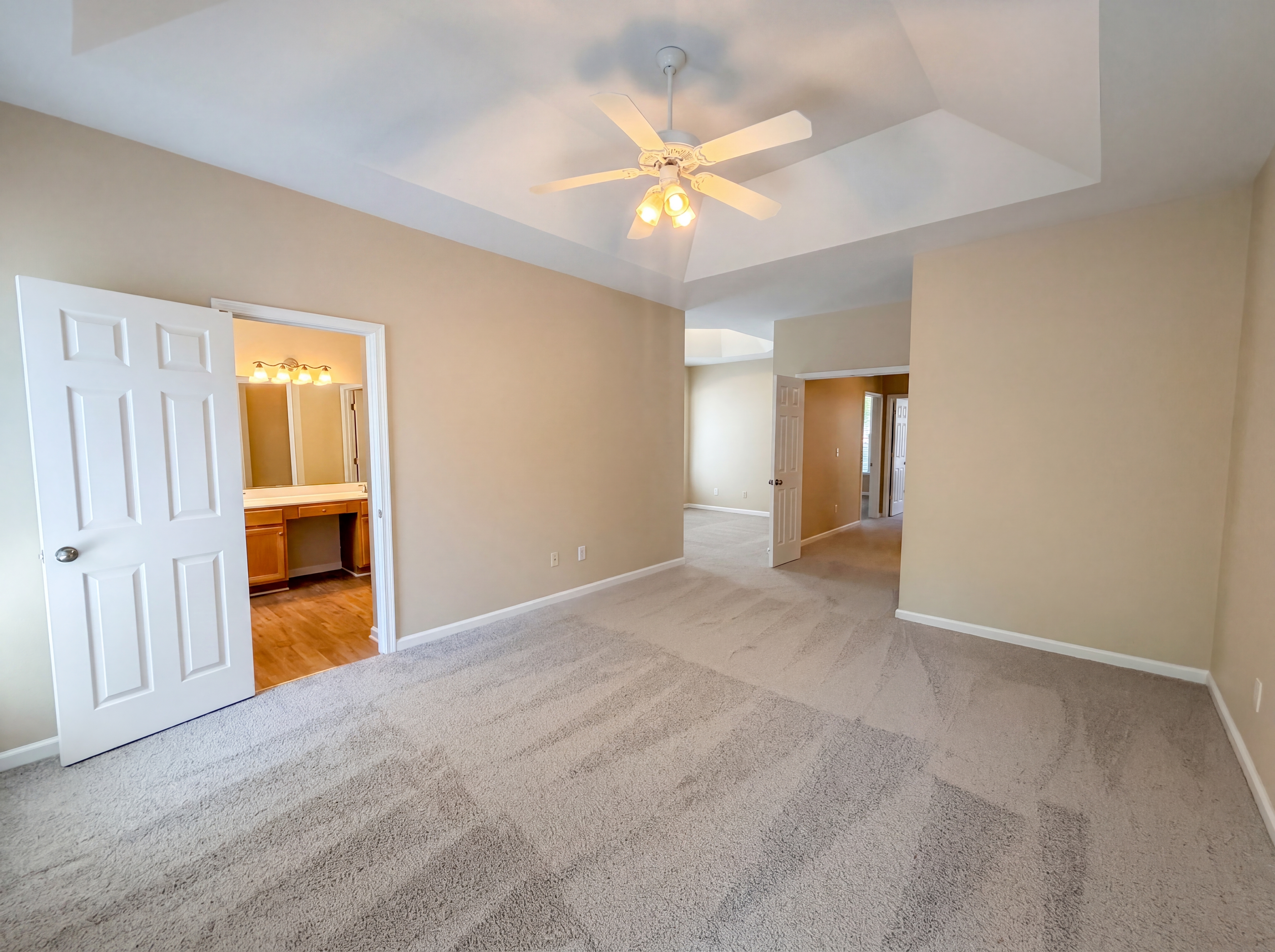 Photo 4 of 18 of 4732 Alderbrook Ln, Durham, NC