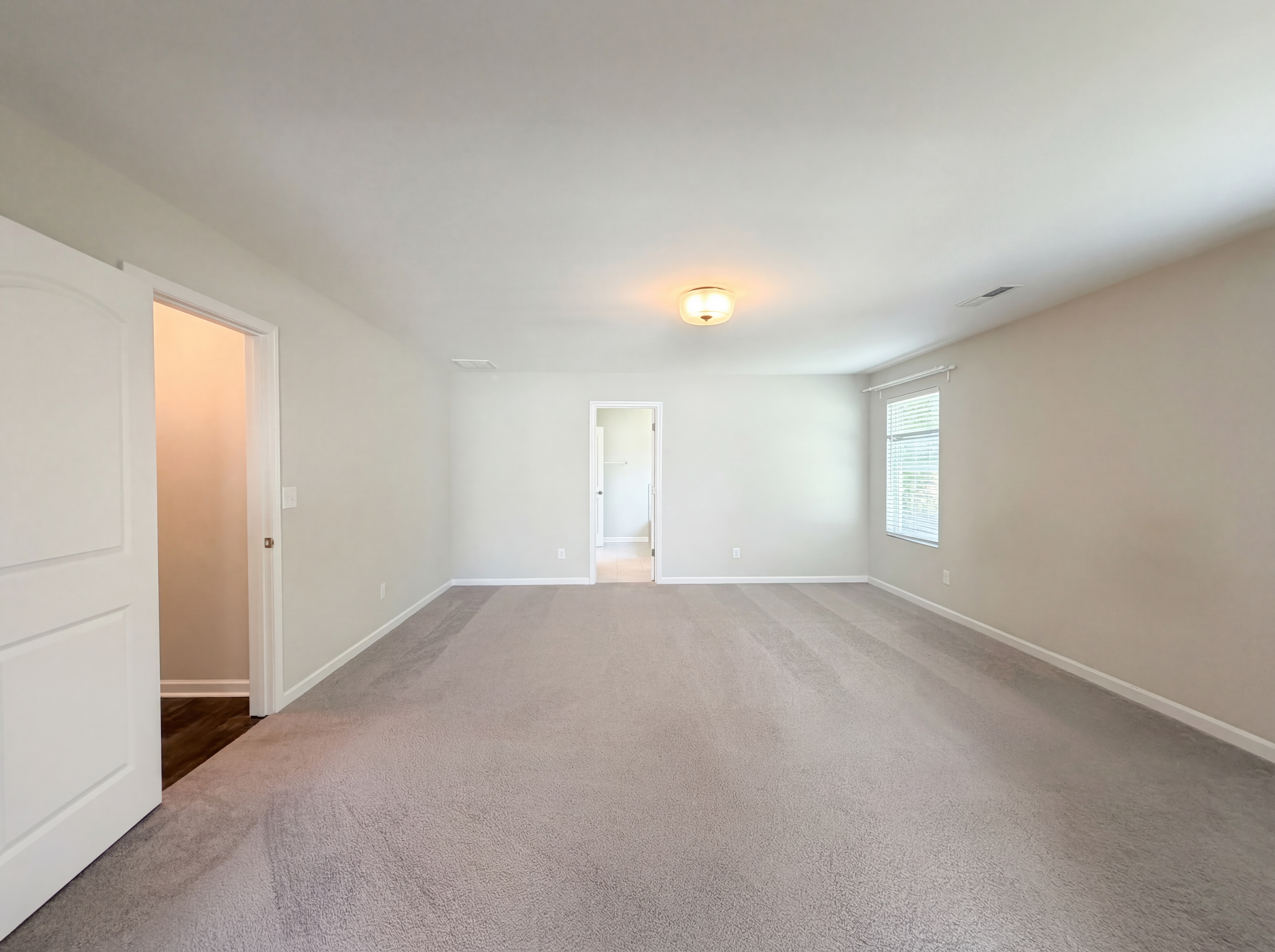 Photo 4 of 23 of 2825 Kinloch Ct, Clover, SC