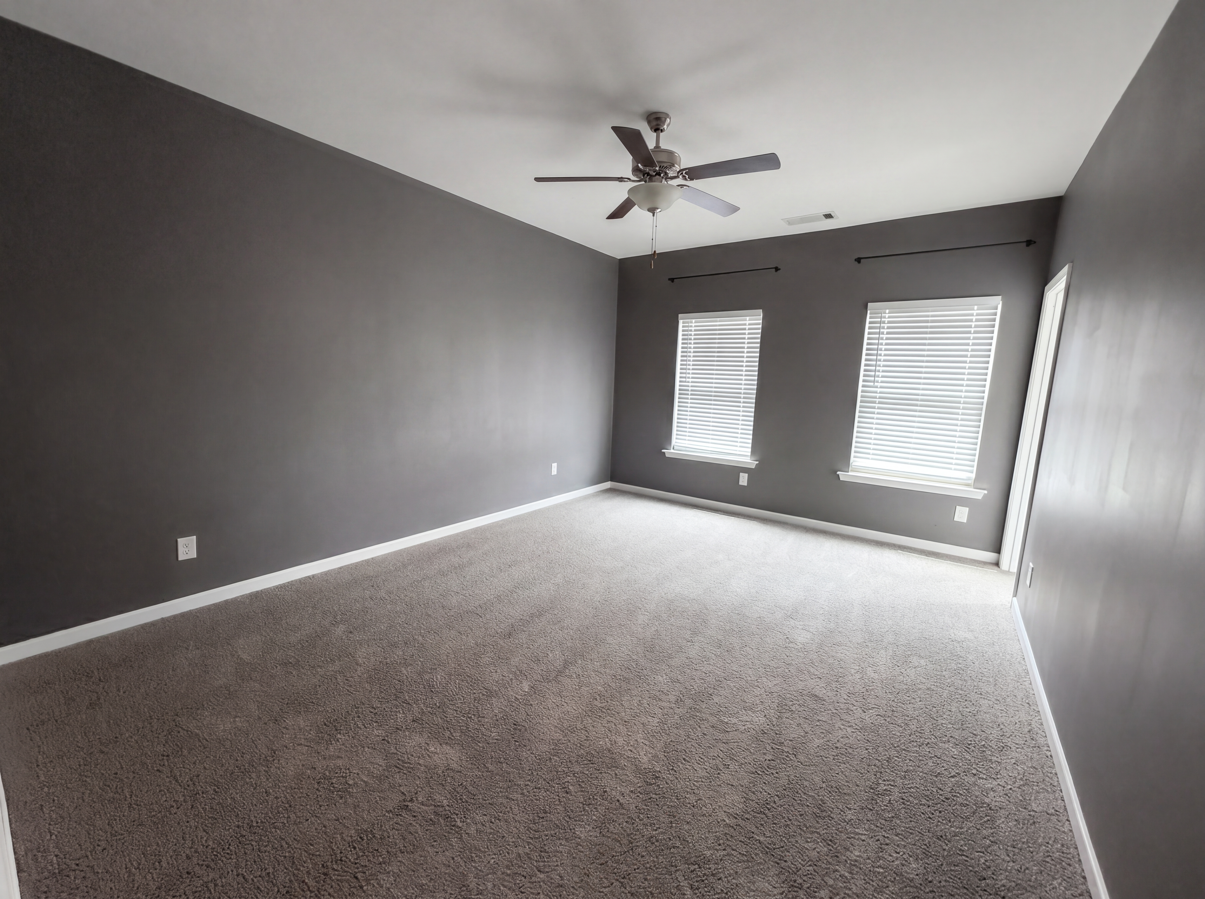Photo 13 of 23 of 4205 Goosecross Ct, Lilburn, GA