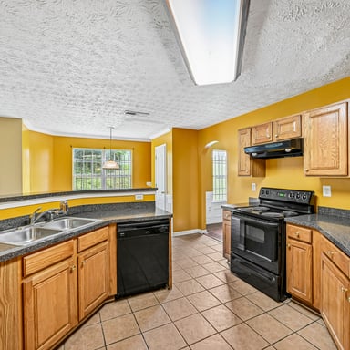Property photo 2 of 2083 Dylan Ct