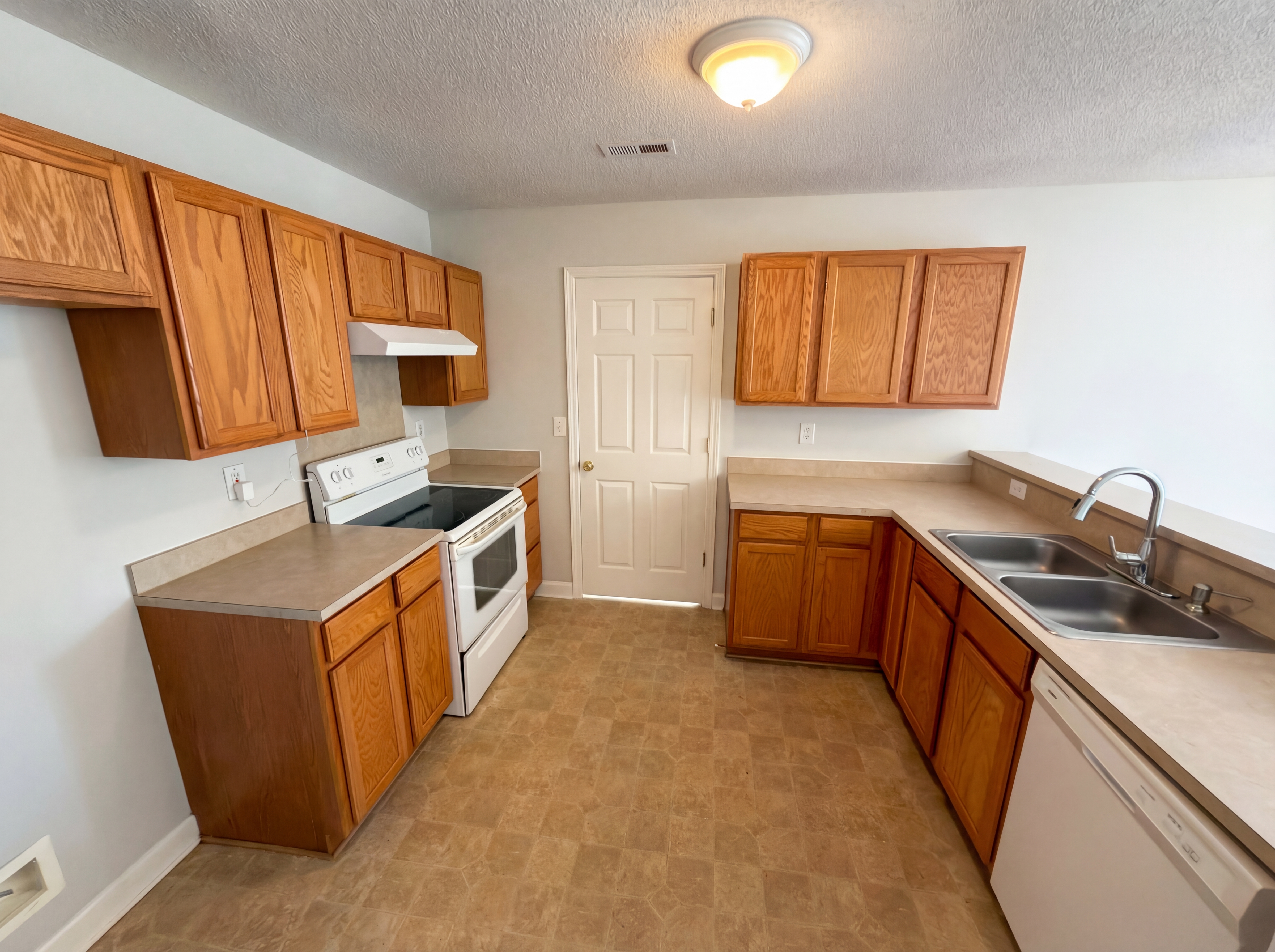 Photo 2 of 17 of 3461 E Fairmeadow Dr, Lancaster, SC