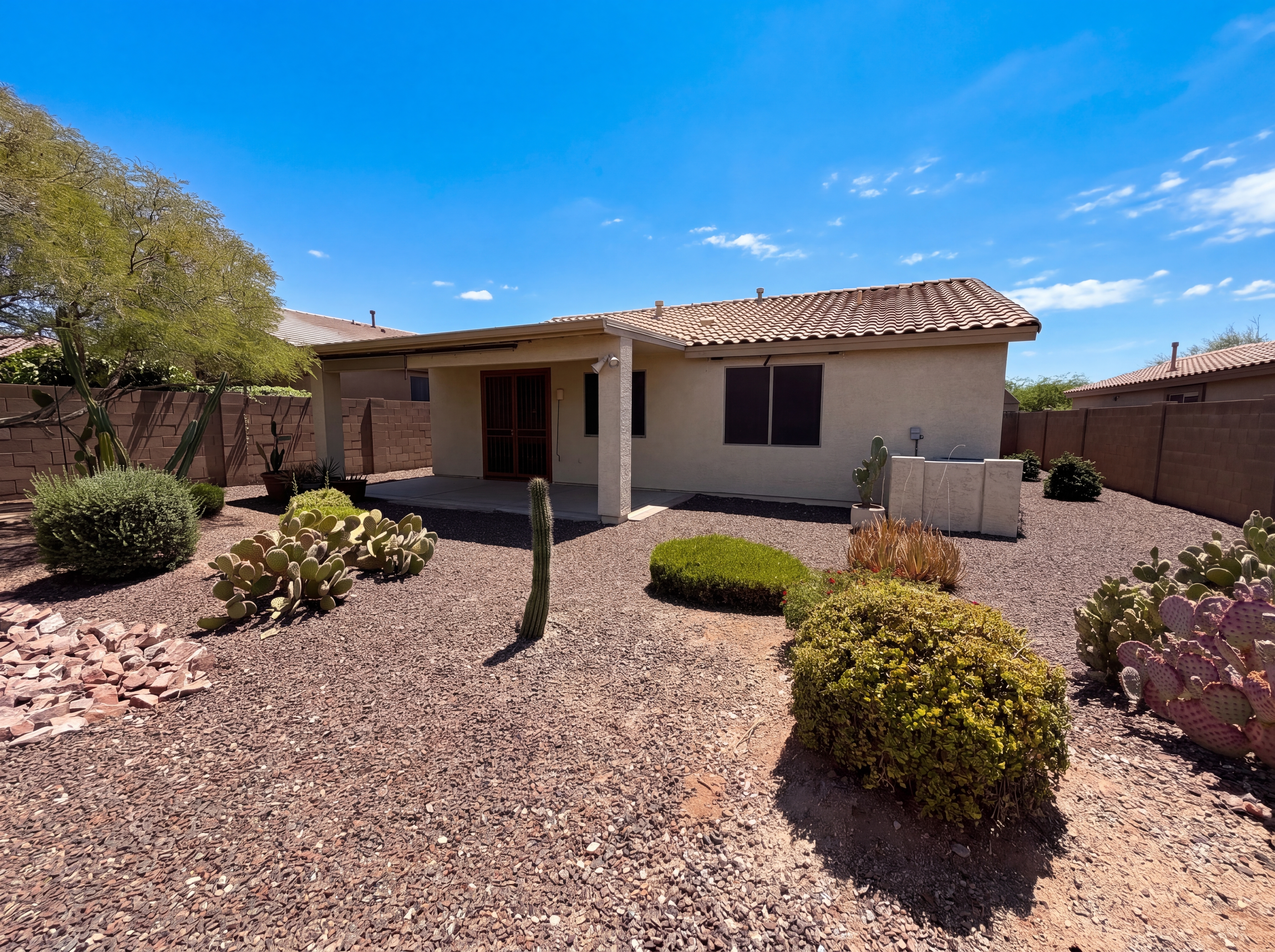 Photo 5 of 25 of 17530 W Cardinal Dr, Goodyear, AZ