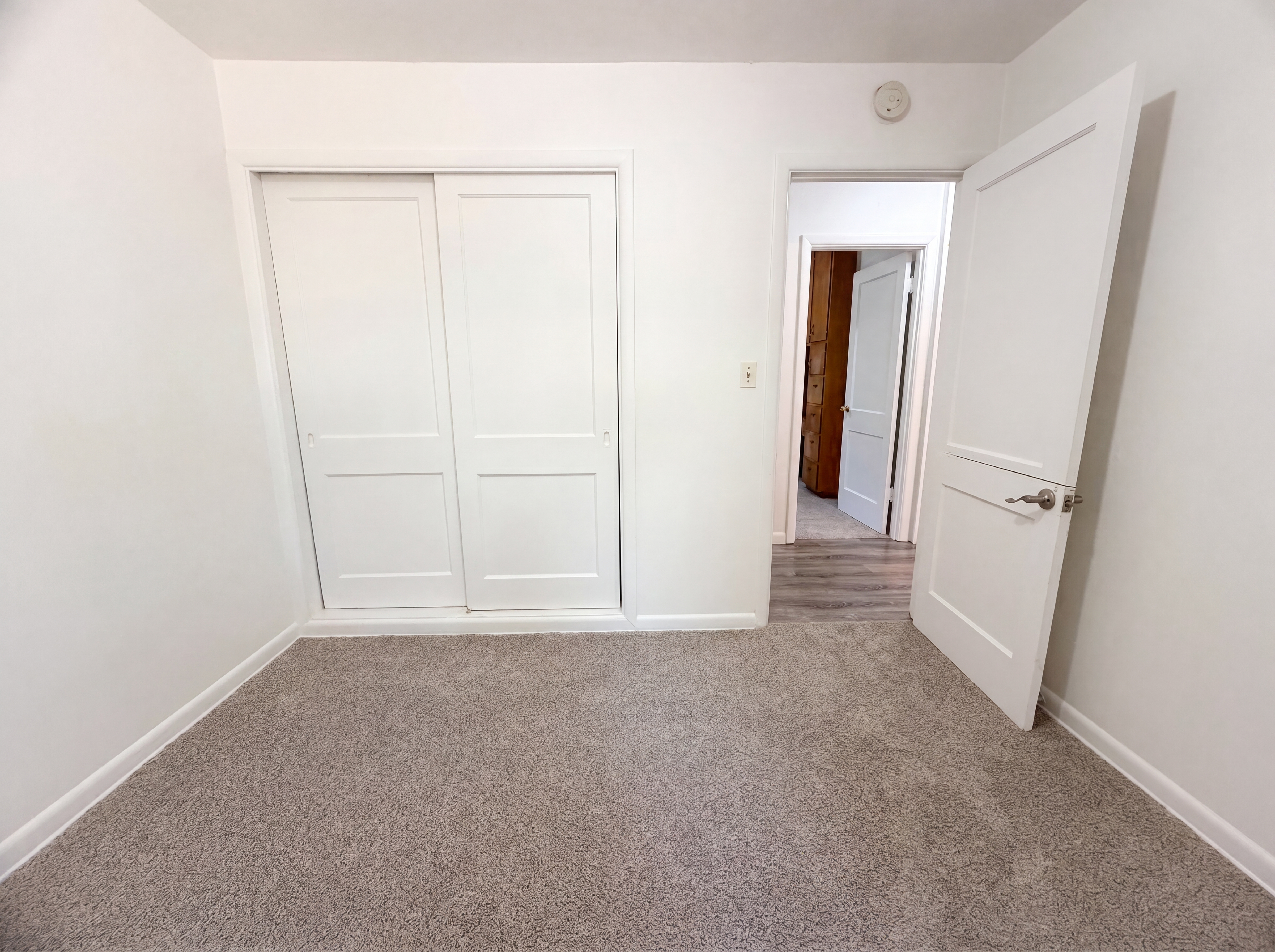 Photo 4 of 16 of 4219 SE Ellis St, Portland, OR