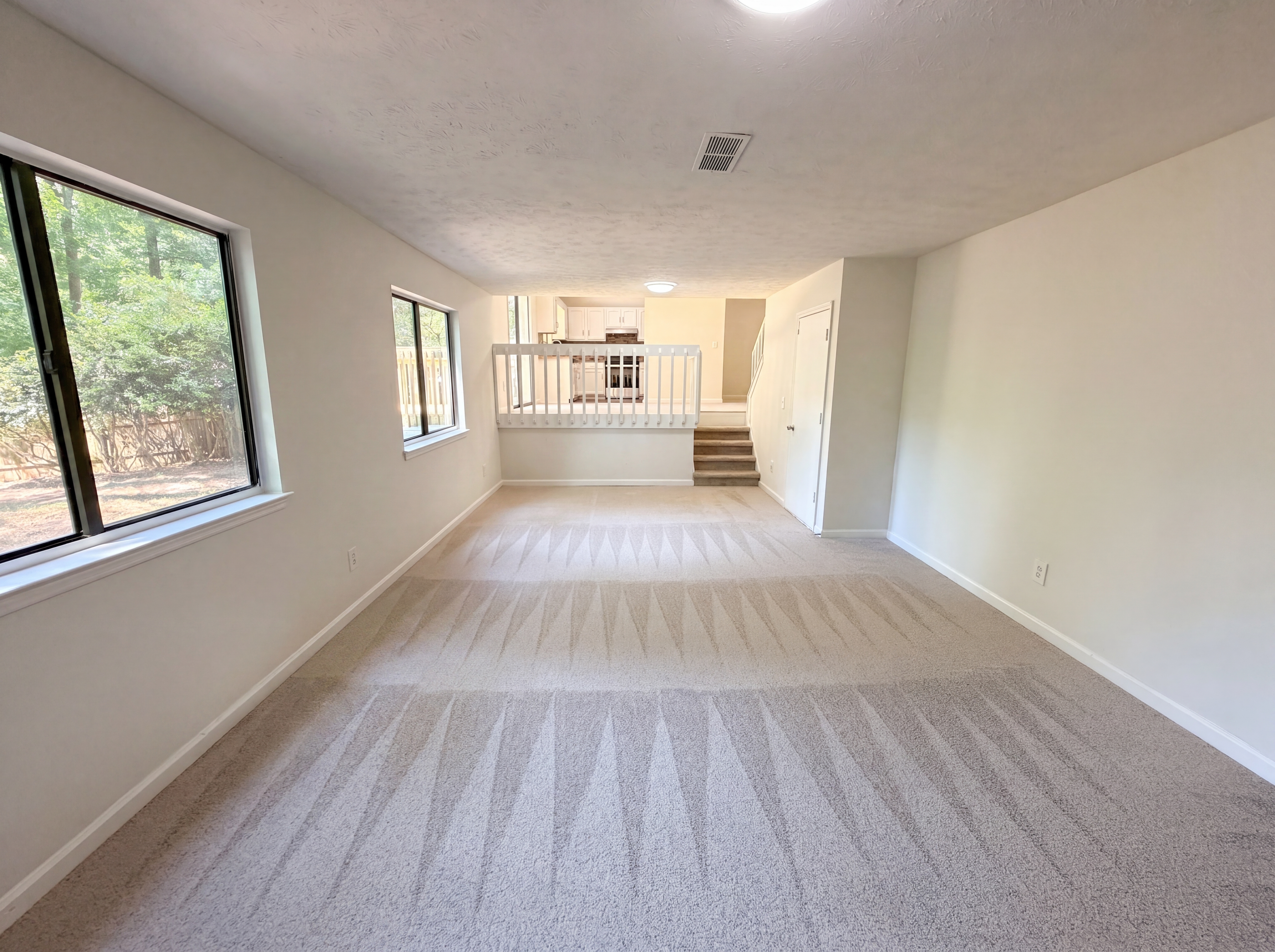 Photo 9 of 20 of 817 Greenhedge Way, Stone Mountain, GA