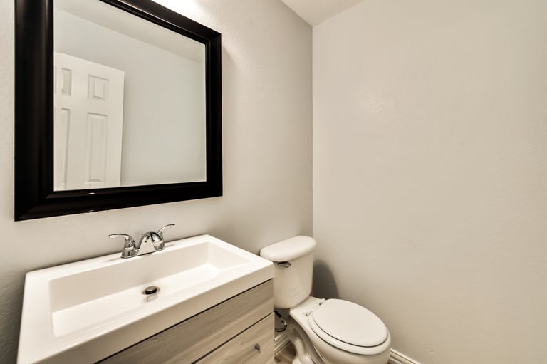 Photo 14 of 31 - 1203 Clearwater Dr, Grand Prairie, TX 75052