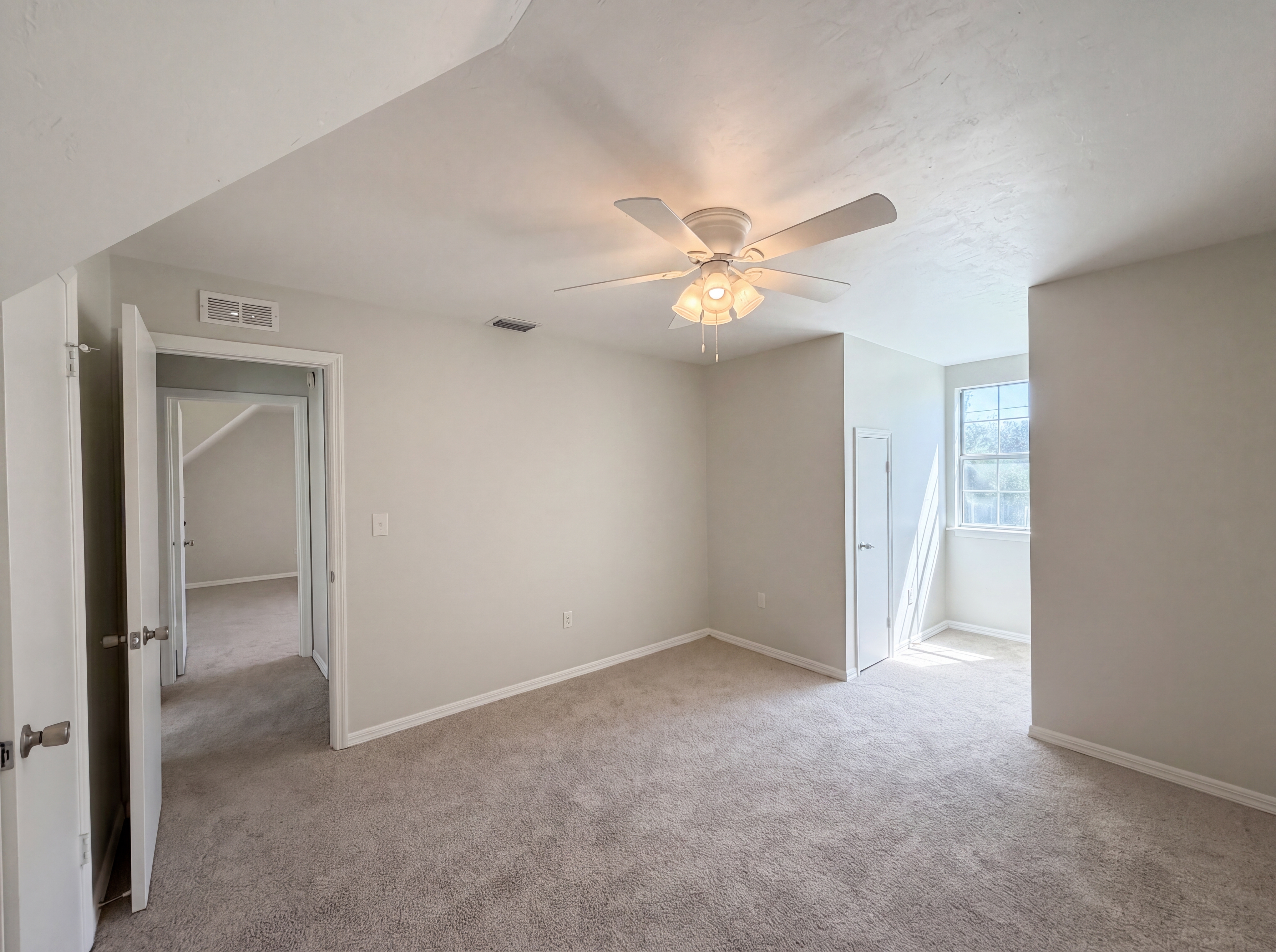 Photo 11 of 26 of 3226 NE 30th Ct, Ocala, FL