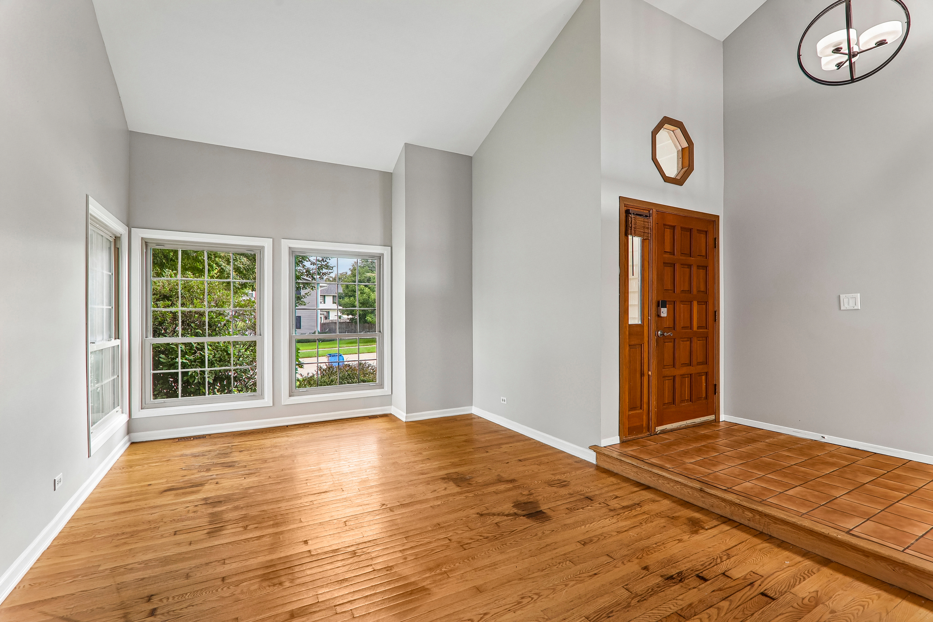 Photo 9 of 41 of 4399 Bluebird Ct, Gurnee, IL