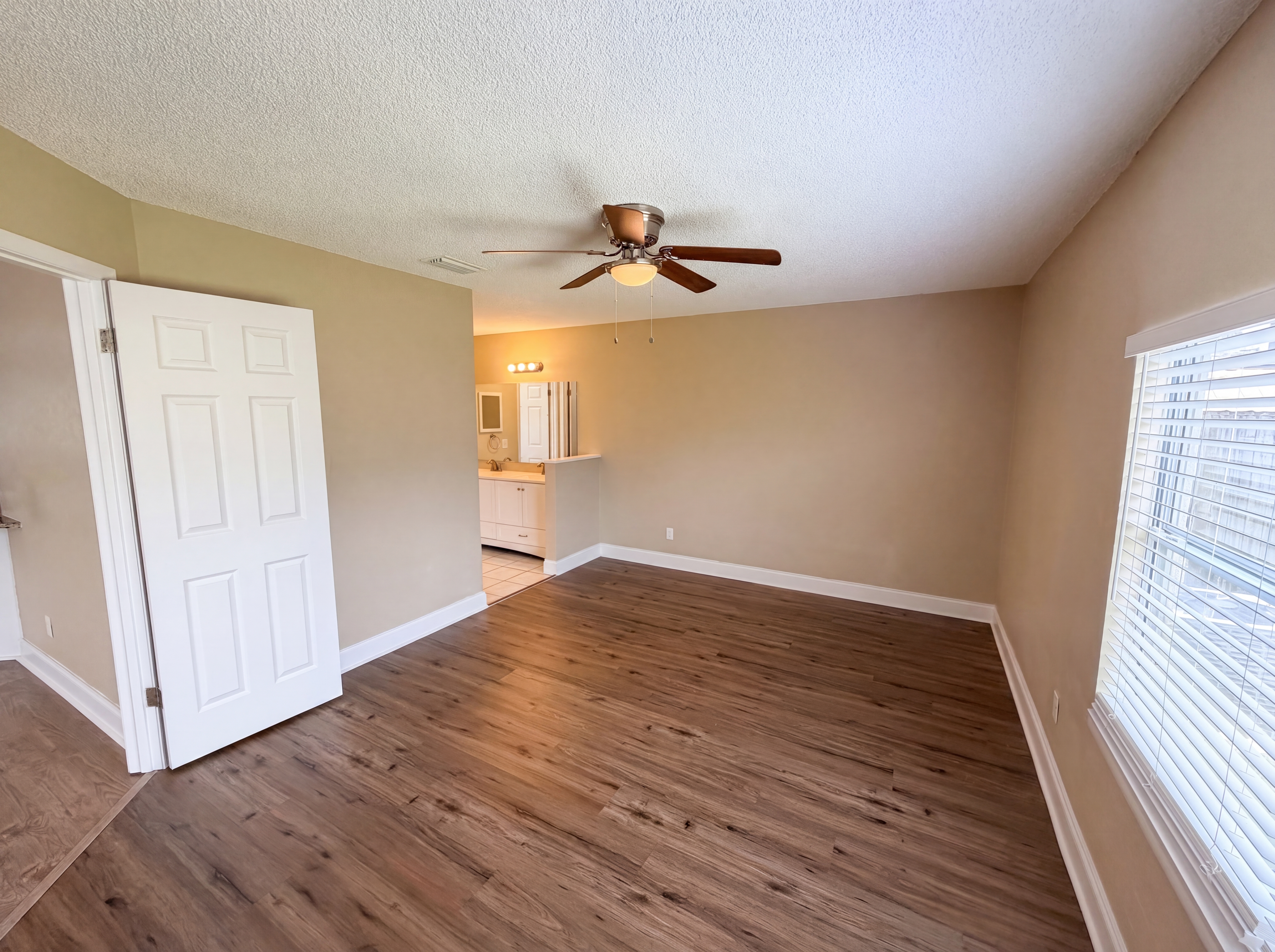 Photo 4 of 25 of 5447 Blueberry Dr, Orlando, FL