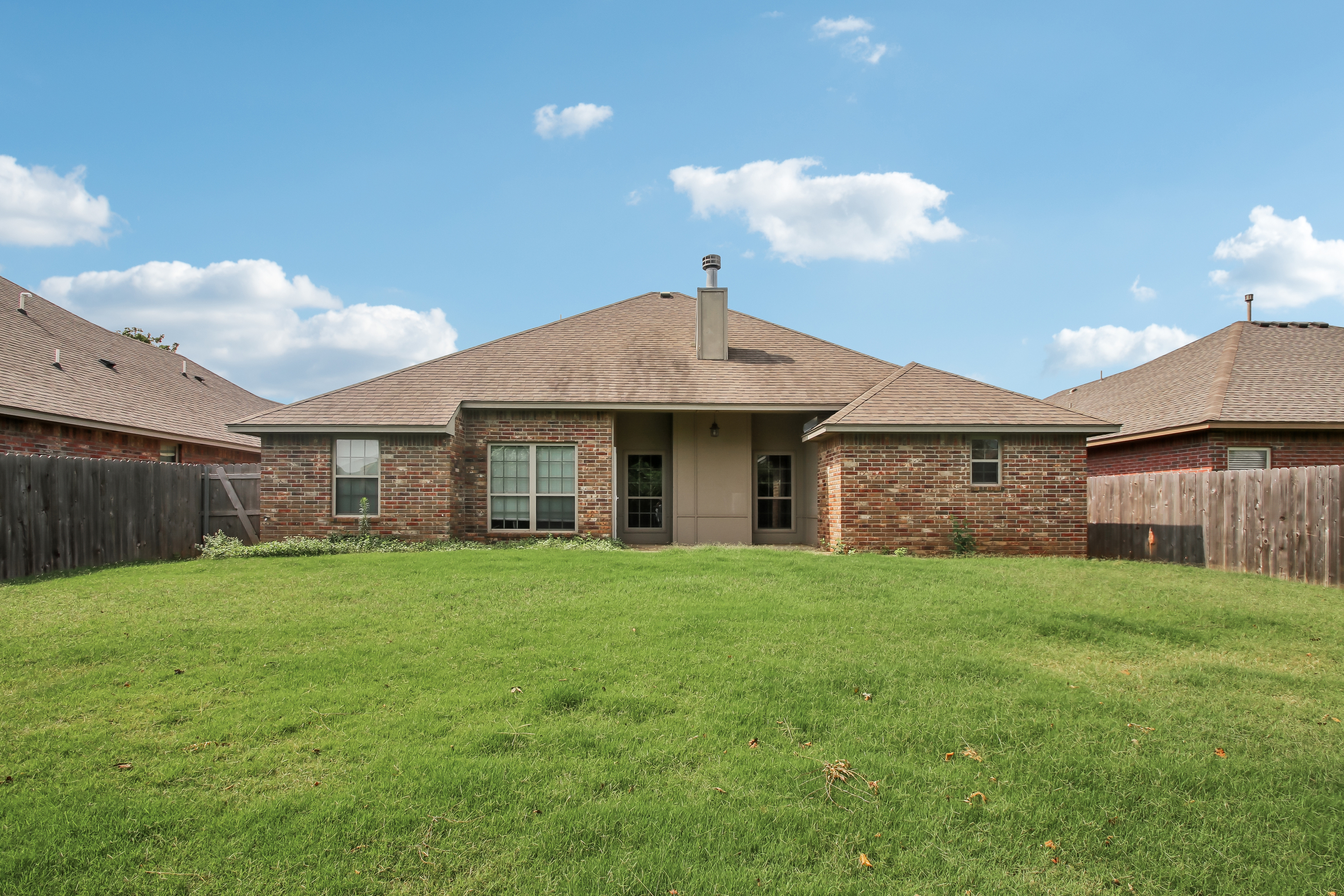 Photo 5 of 35 of 1405 Luke Ln, Norman, OK