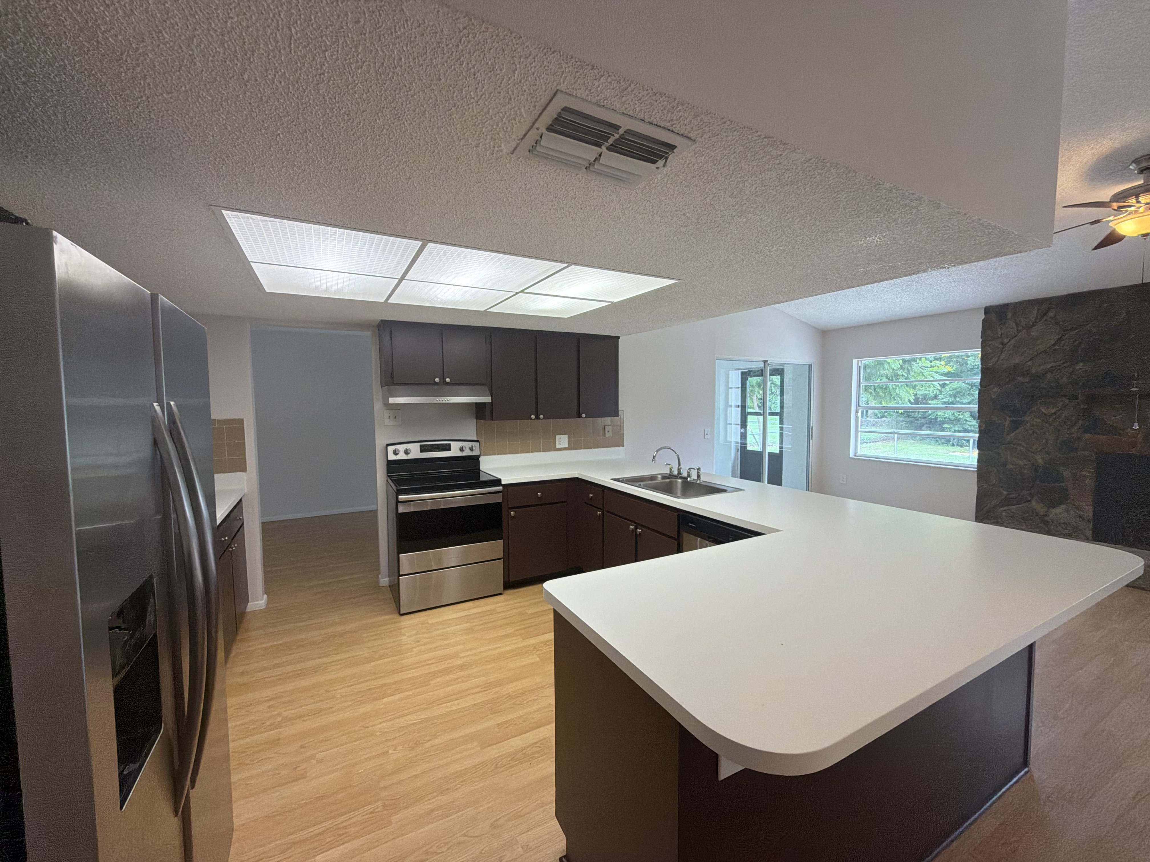 Photo 10 of 32 of 12054 Joe Herrmann Dr, San Antonio, FL