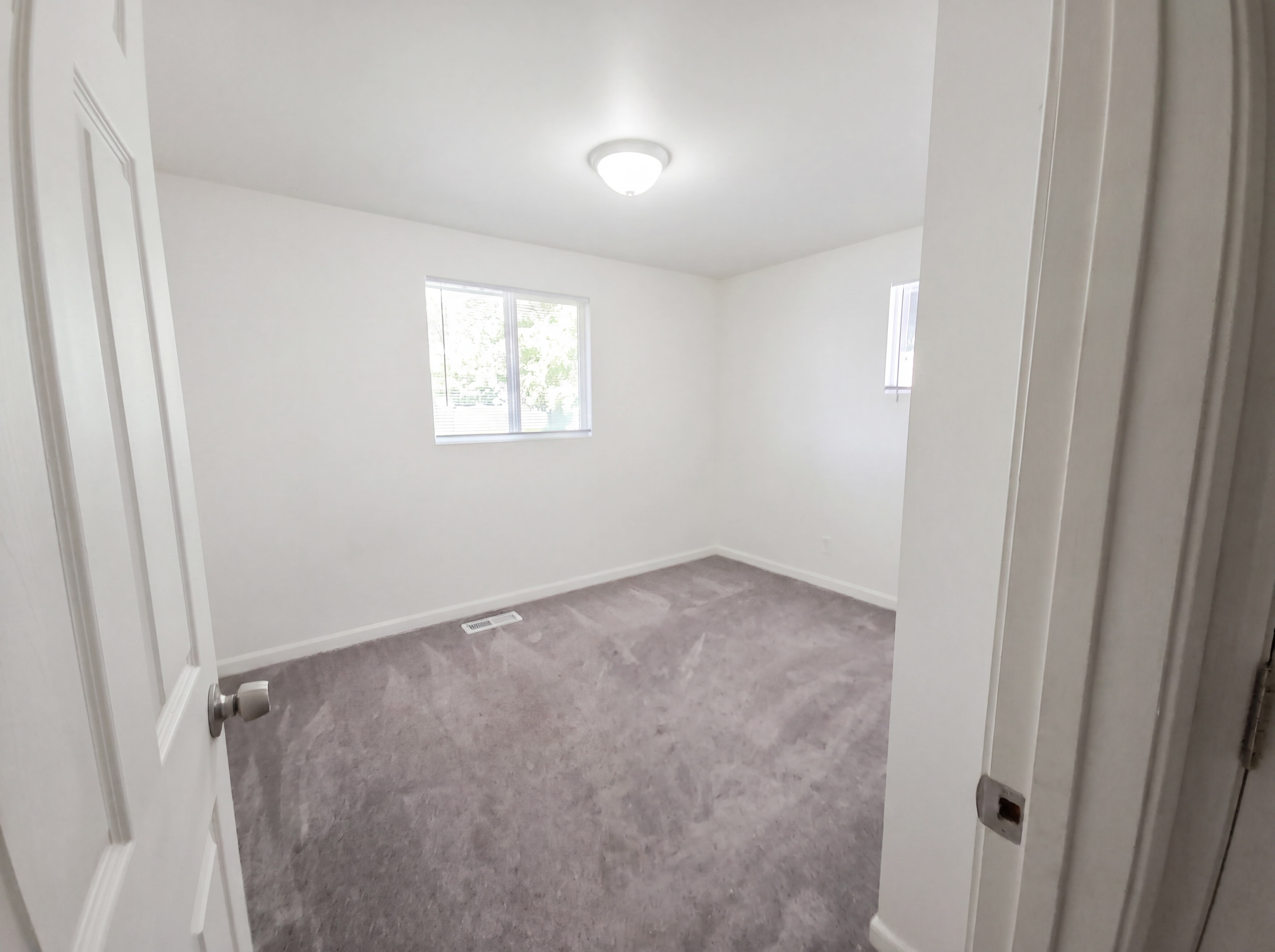 Photo 10 of 16 of 2508 W Francis Ave, Spokane, WA