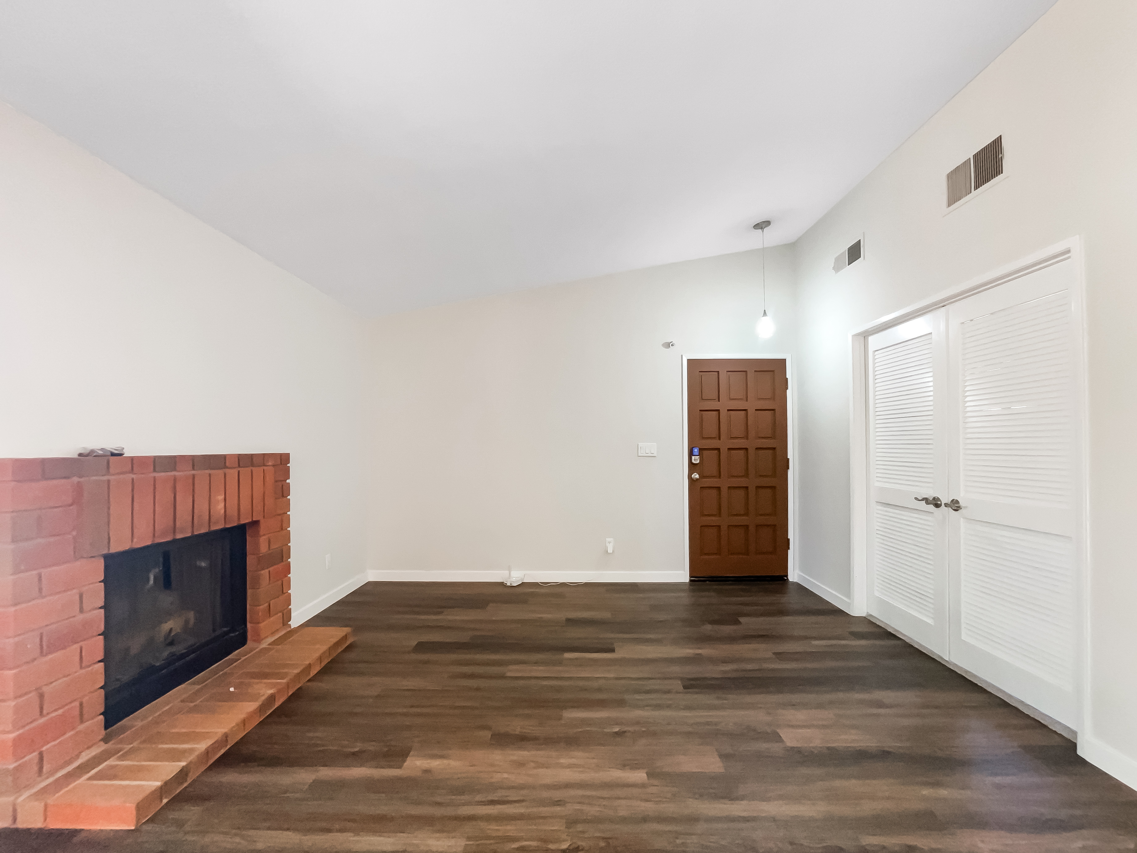 Photo 3 of 23 of 25922 Palomita Dr, Santa Clarita, CA