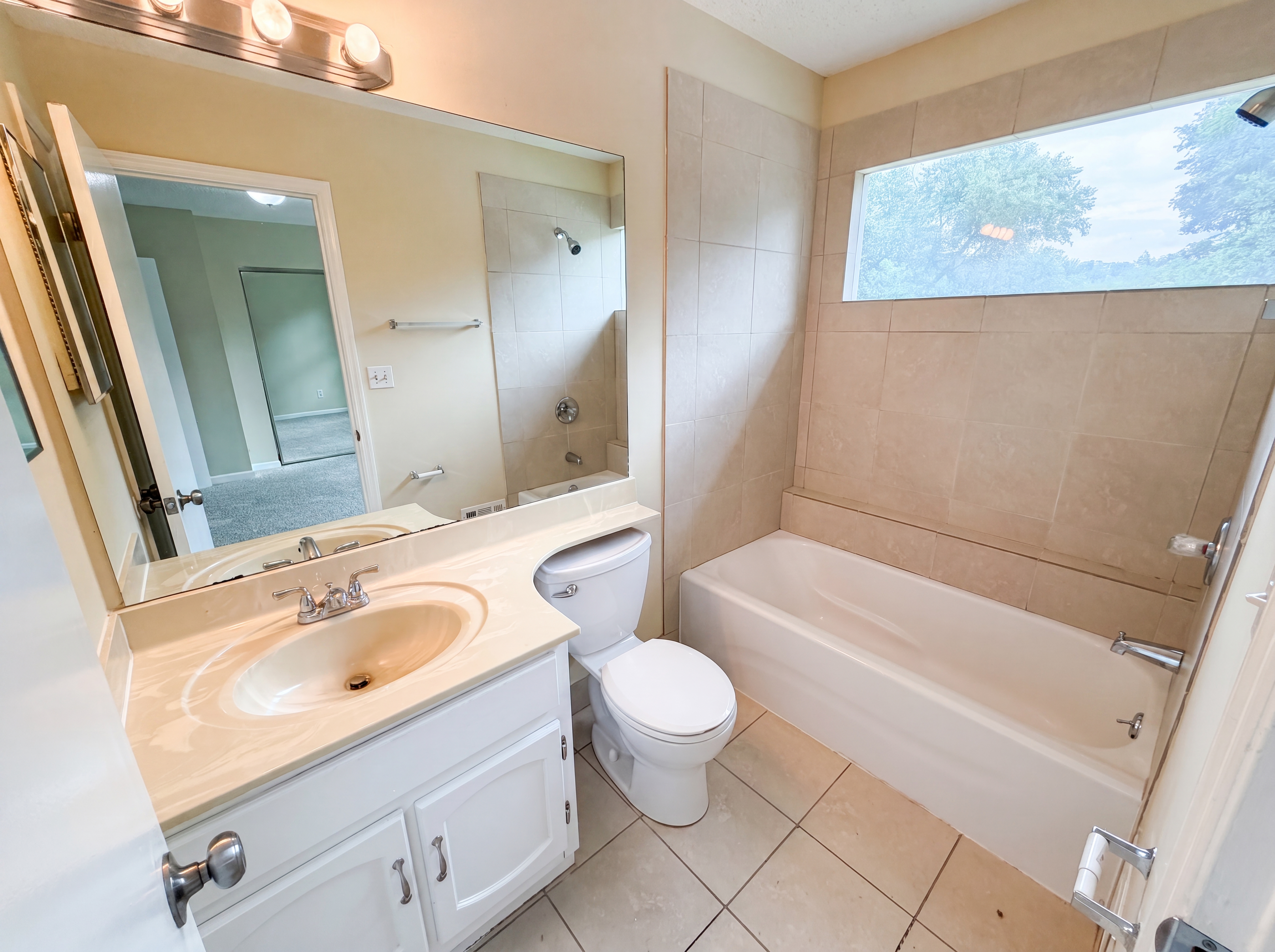 Photo 15 of 24 of 3271 Tennington Pl, Lawrenceville, GA