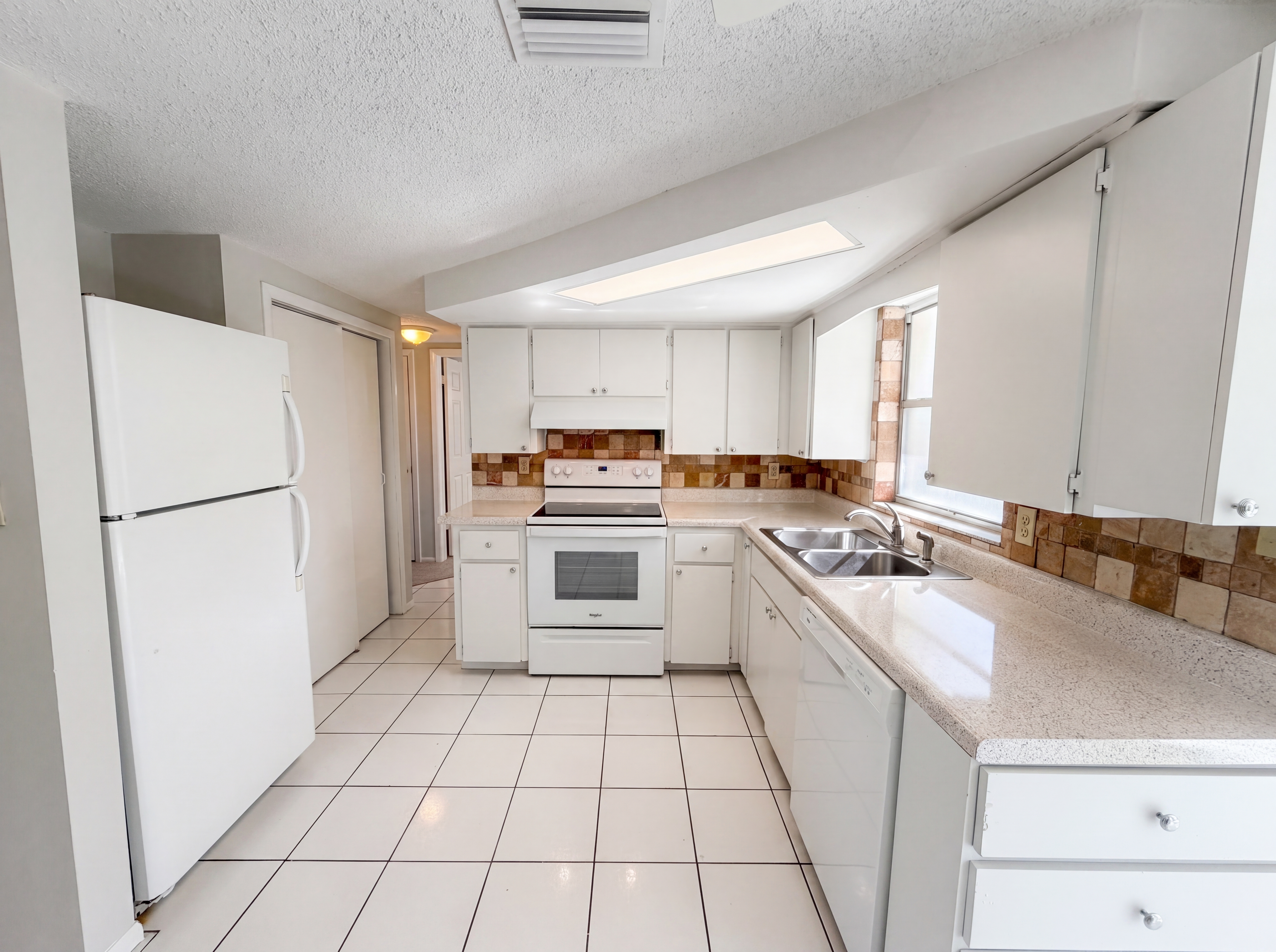 Photo 16 of 26 of 9236 Mark Twain Ln, Port Richey, FL
