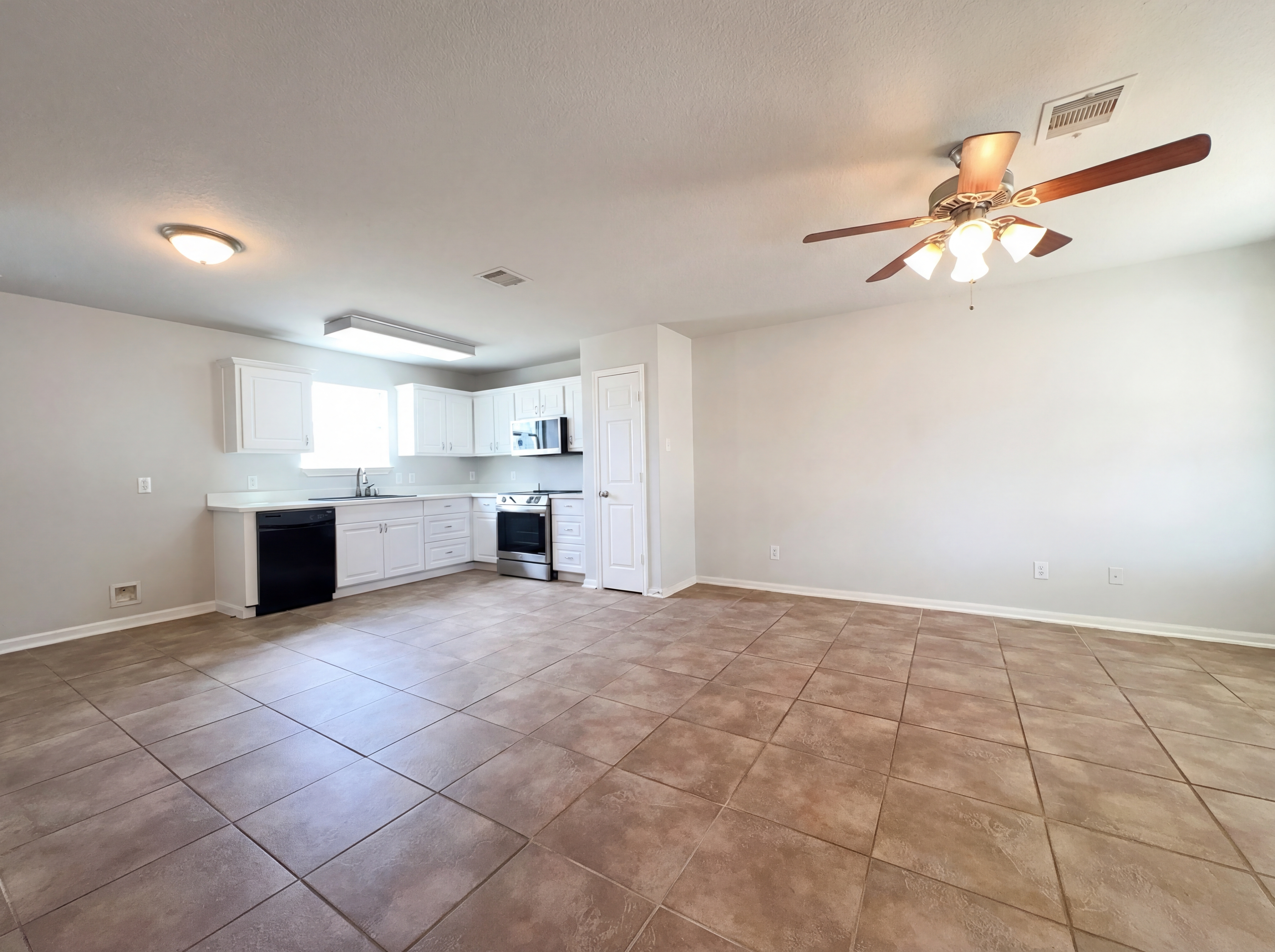 Photo 7 of 17 of 2310 Redfish Dr, Texas City, TX