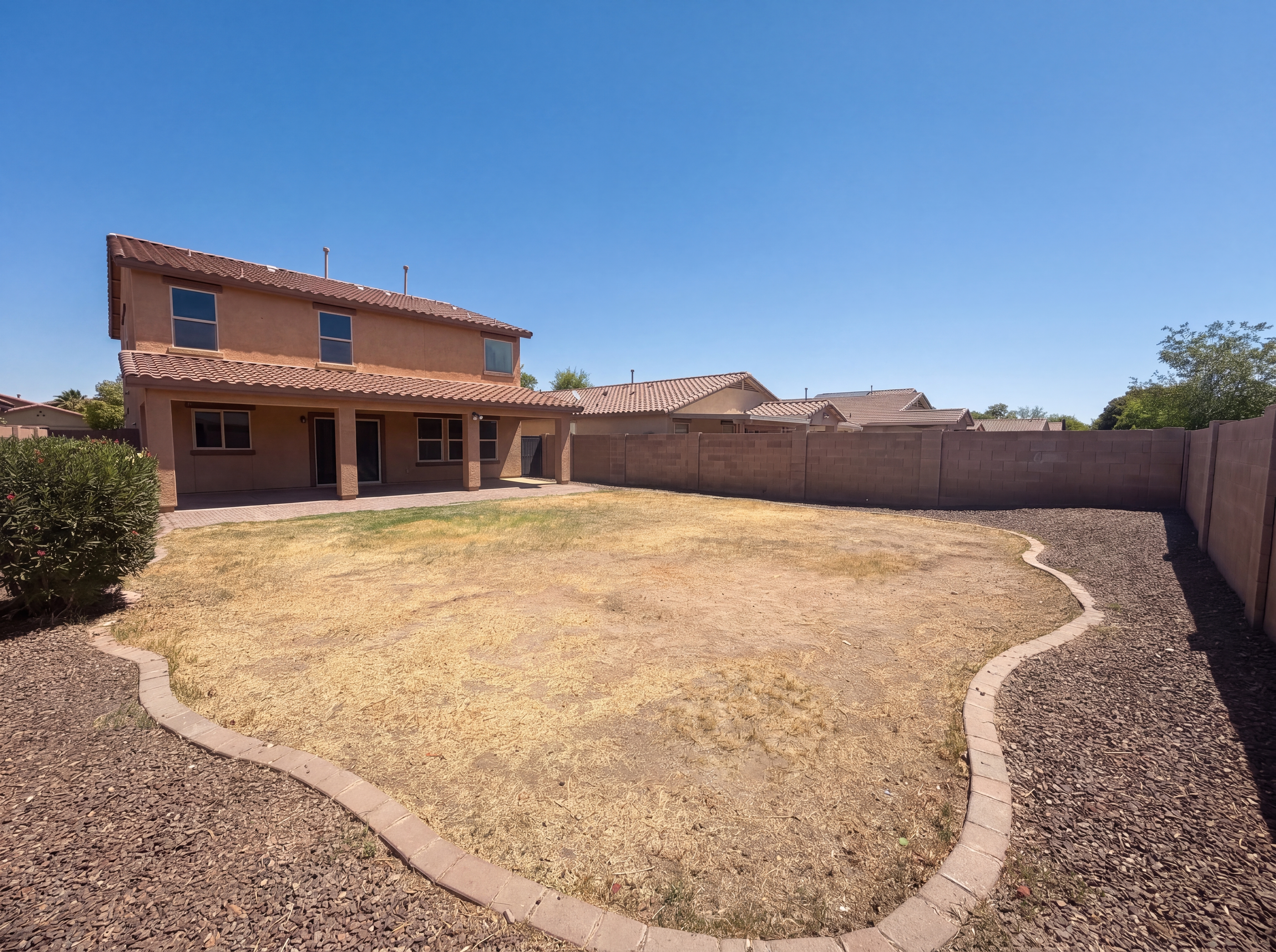Photo 5 of 18 of 1043 E Daniella Dr, San Tan Valley, AZ