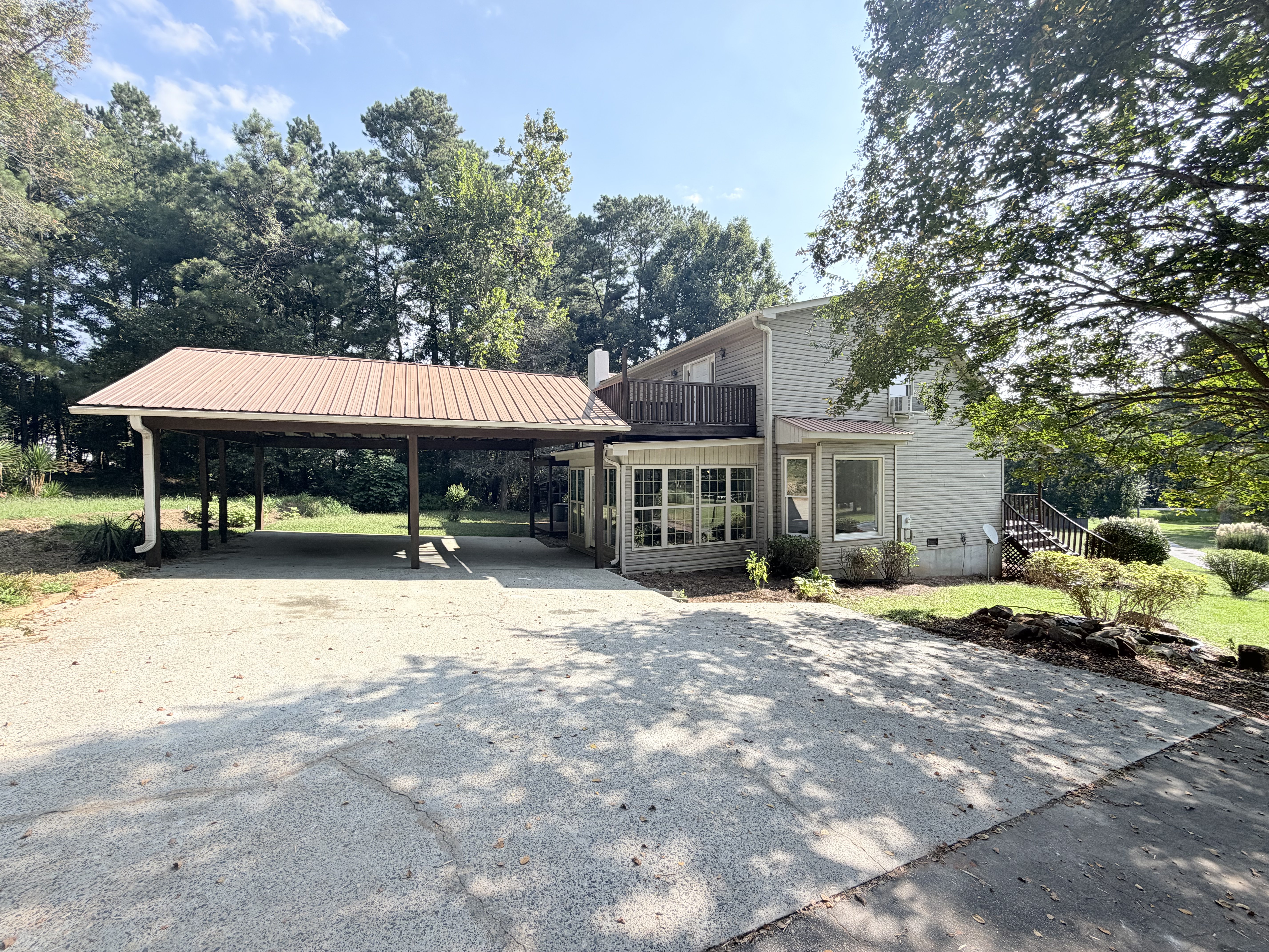 Photo 17 of 21 of 3802 Claude Brewer Rd, Loganville, GA