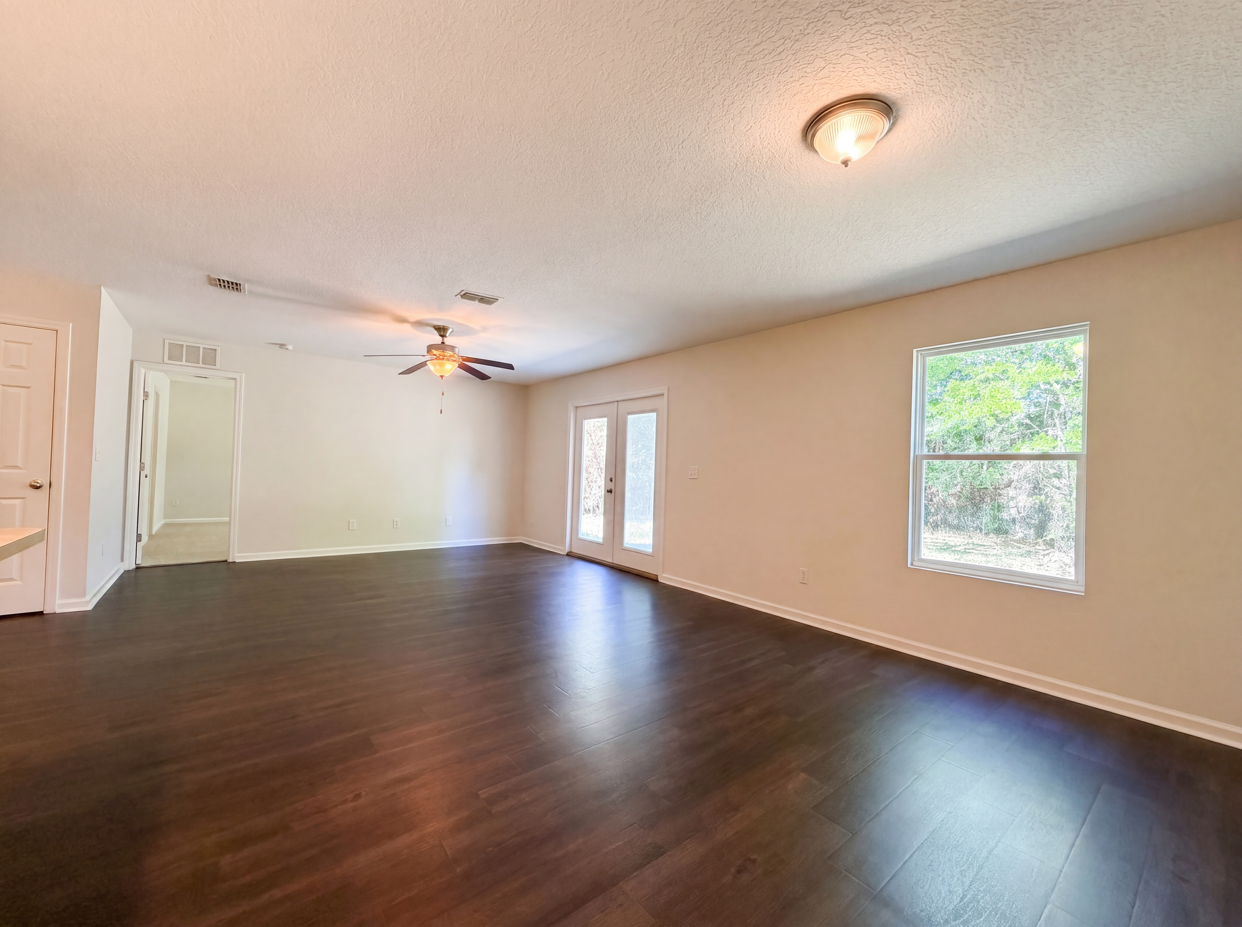 Photo 7 of 23 of 5925 Davon St, Jacksonville, FL