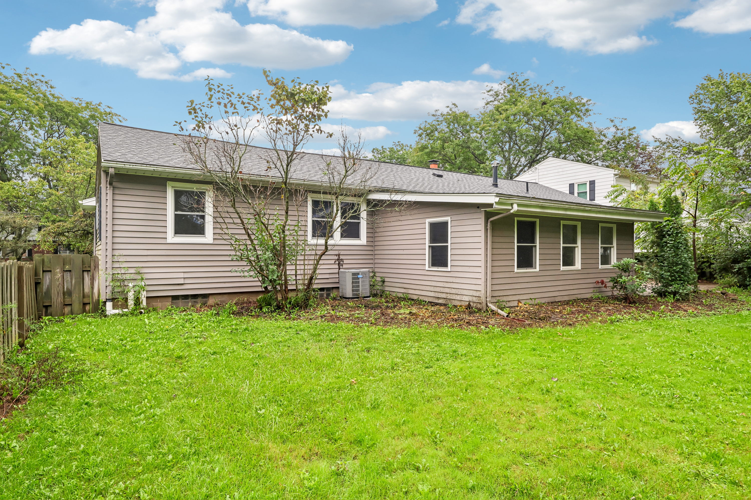 Photo 37 of 50 of 211 Roshon Dr, Medina, OH