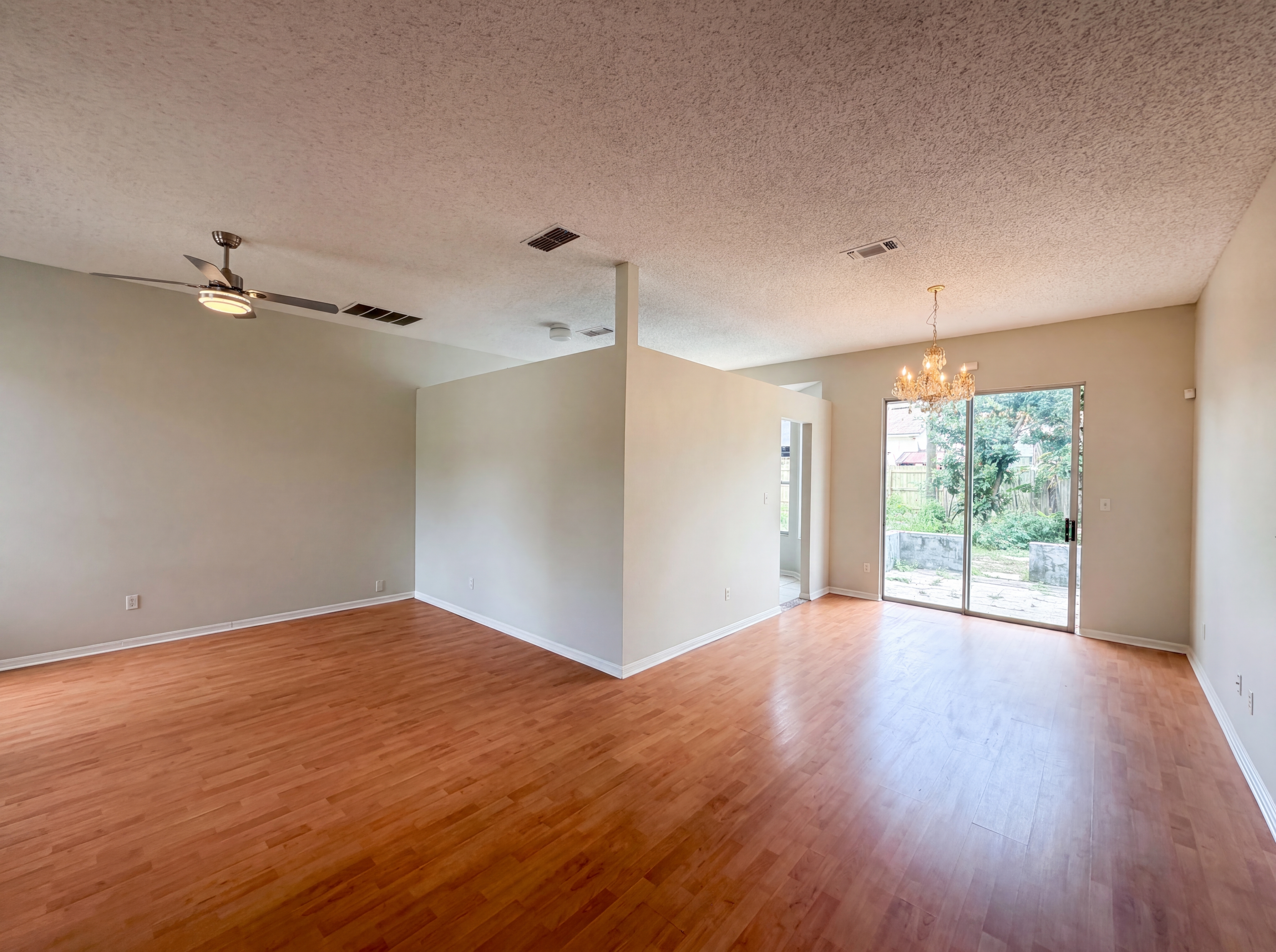 Photo 10 of 22 of 5263 Clarion Oaks Dr, Orlando, FL