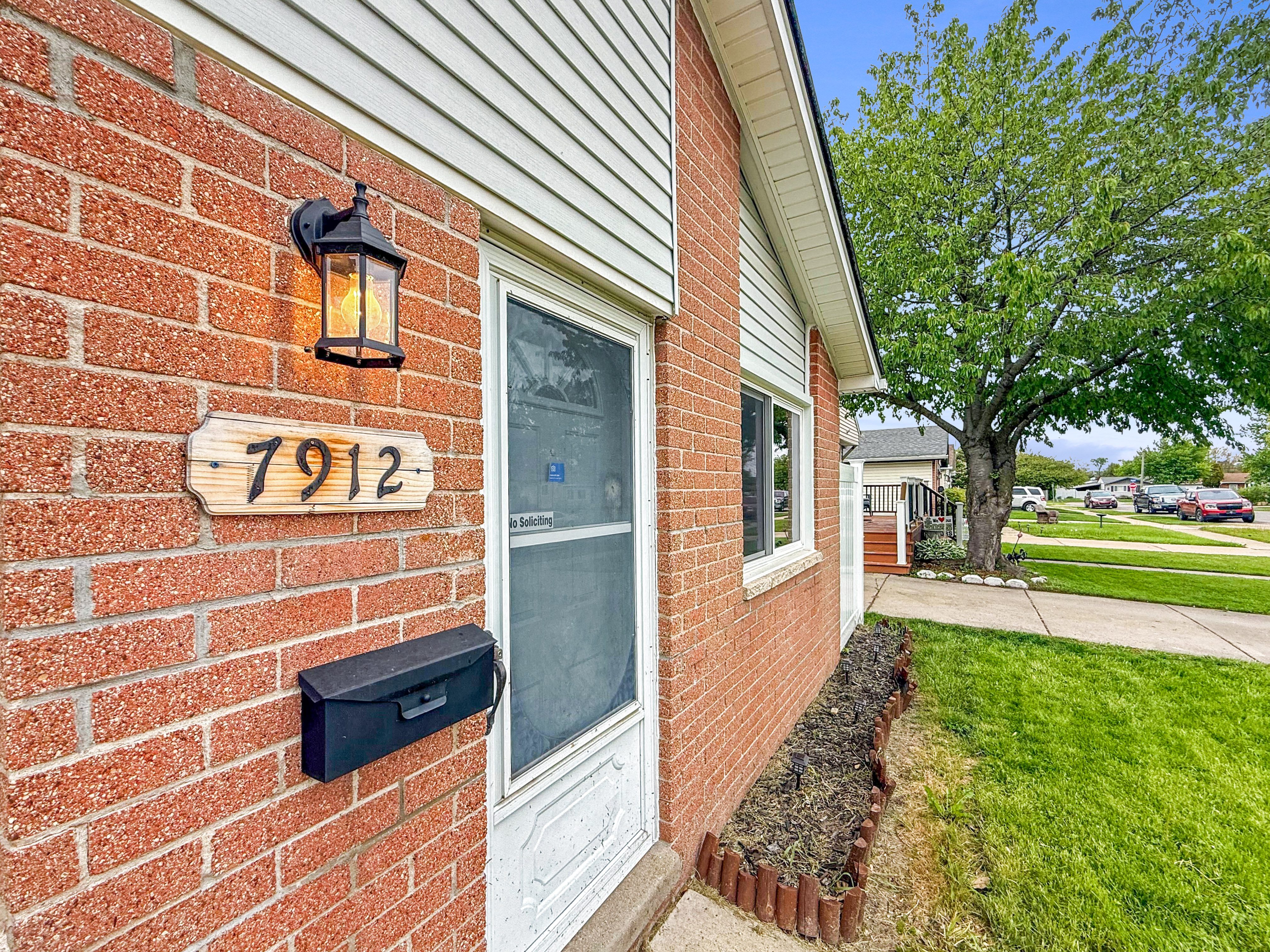 Photo 16 of 17 of 7912 Pine St, Taylor, MI