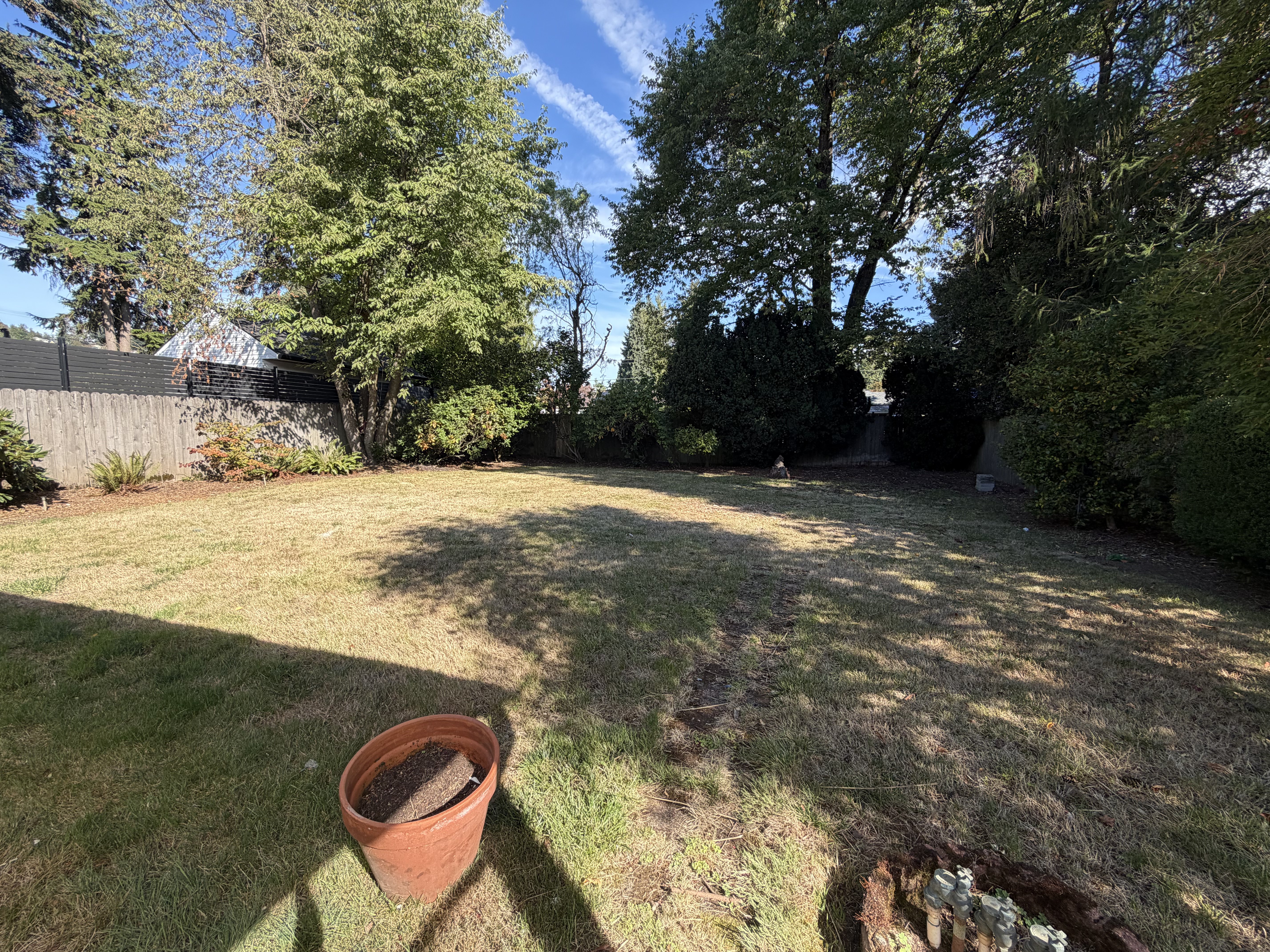 Photo 2 of 18 of 10235 NE Thompson St, Portland, OR
