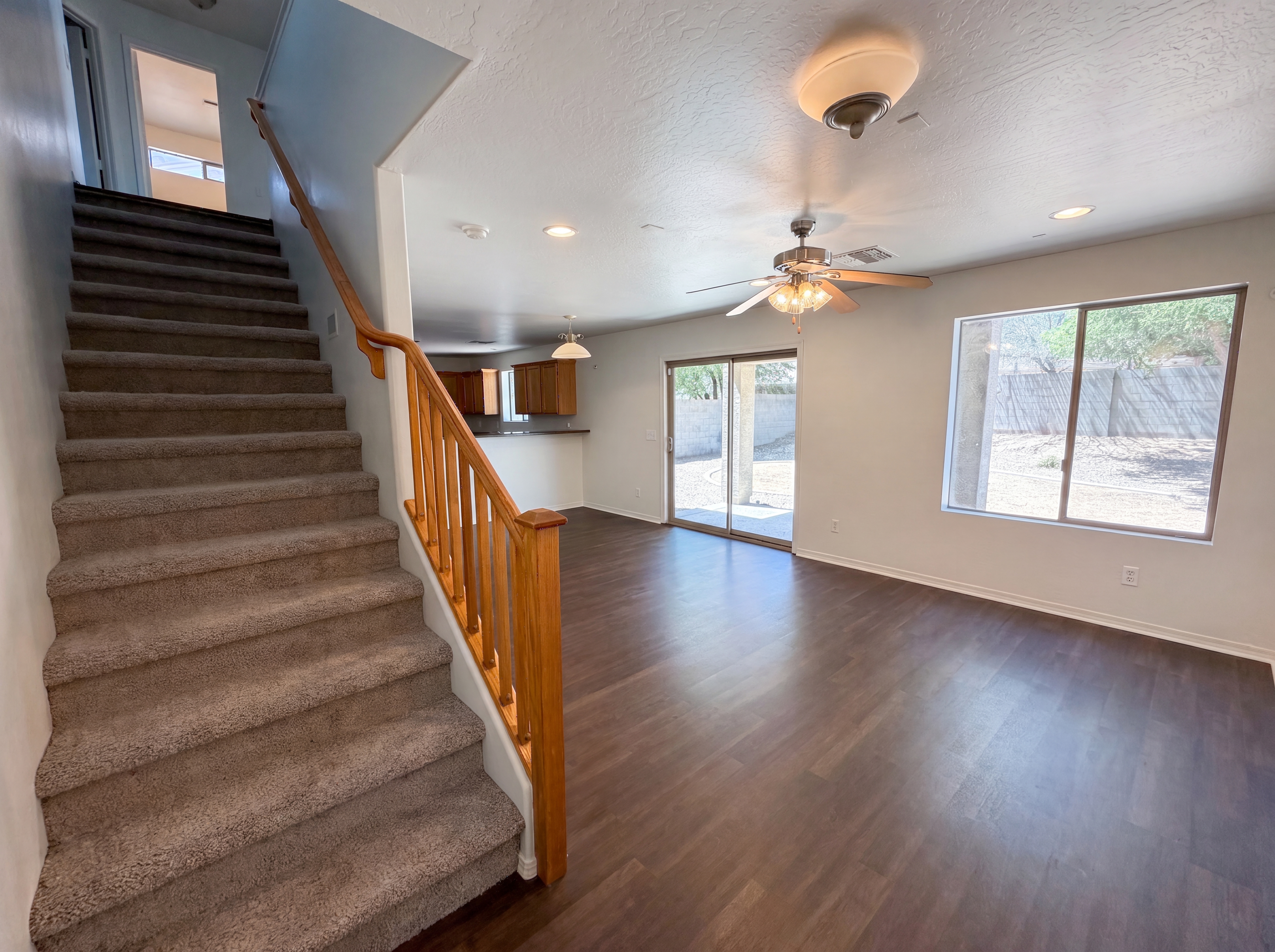 Photo 9 of 27 of 13976 W Port Royale Ln, Surprise, AZ