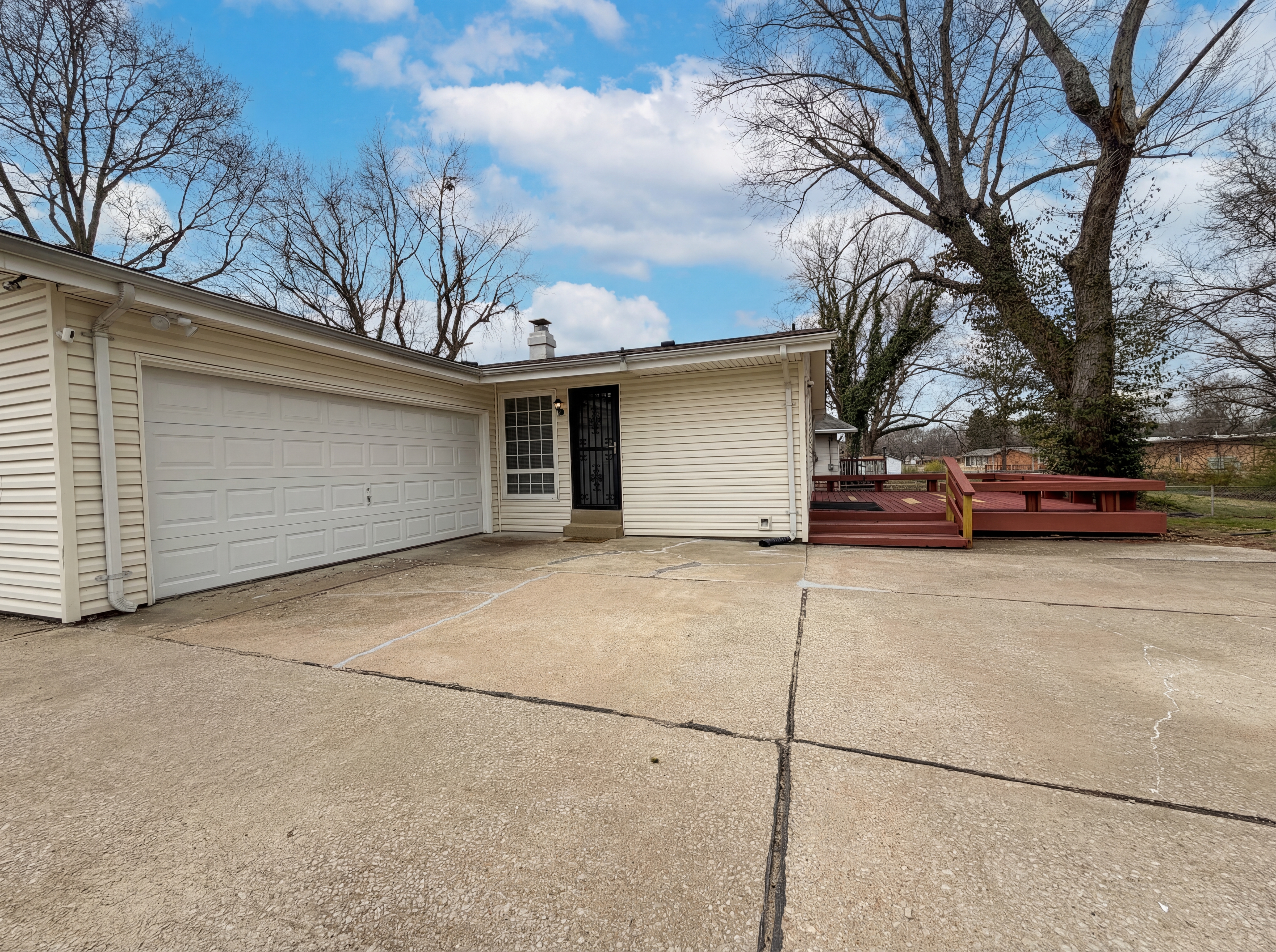 Photo 5 of 23 of 3325 Steed Dr, Florissant, MO