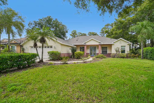Photo 1 of 35 of 17718 Crystal Cove Pl, Lutz, FL