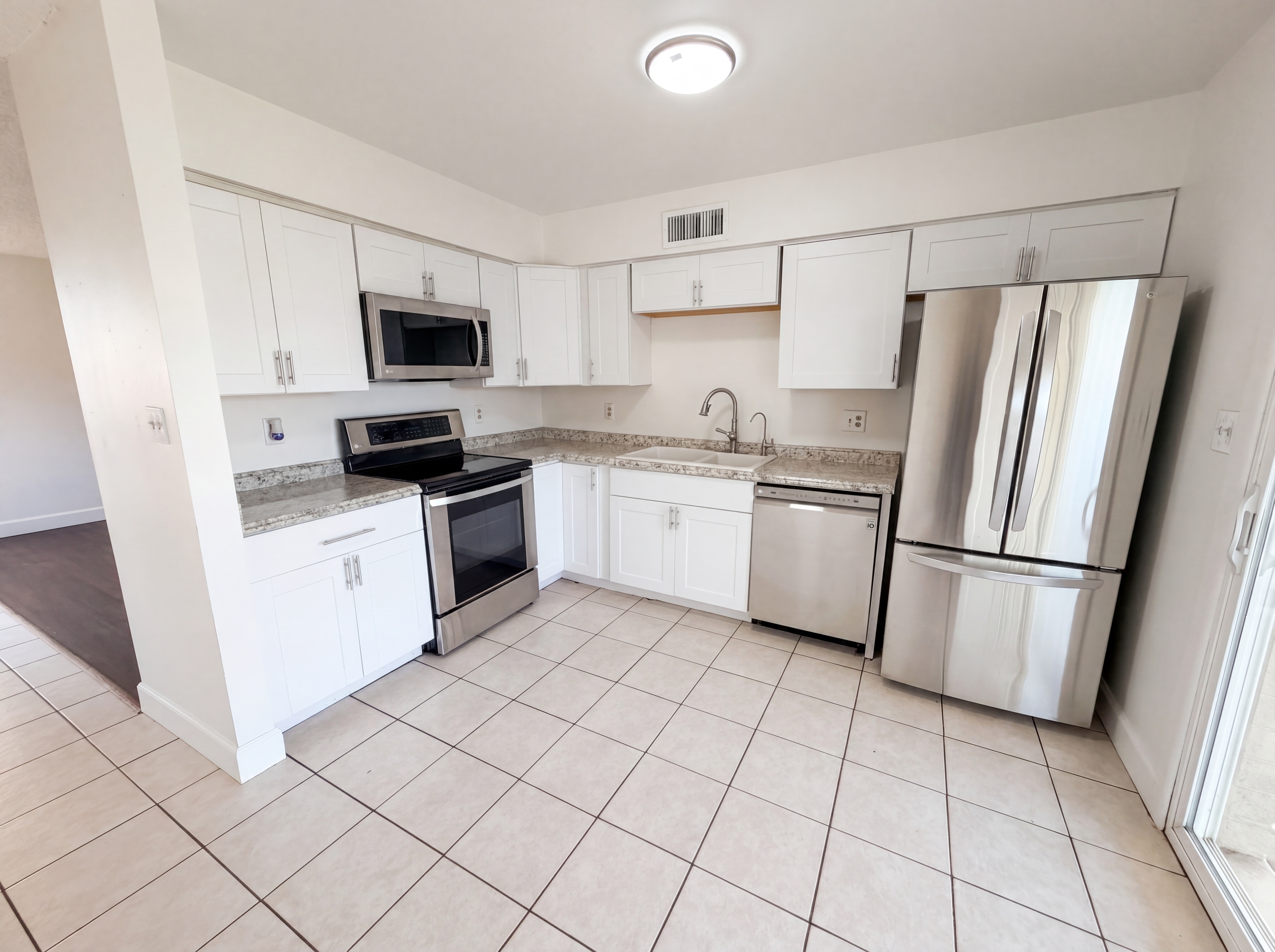 Photo 2 of 18 of 1251 E Grove Cir, Mesa, AZ