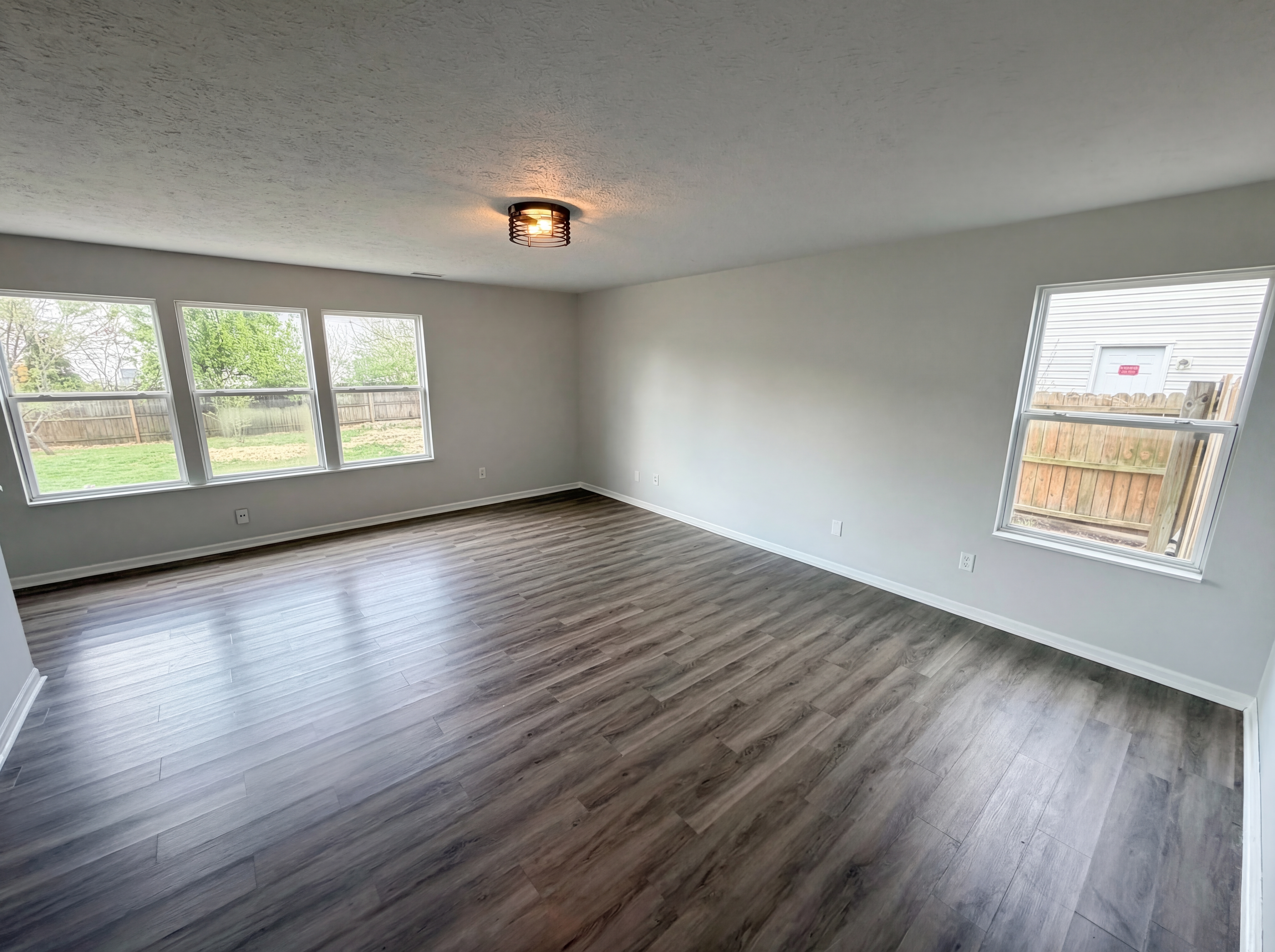 Photo 9 of 28 of 8911 Alto Way, Indianapolis, IN