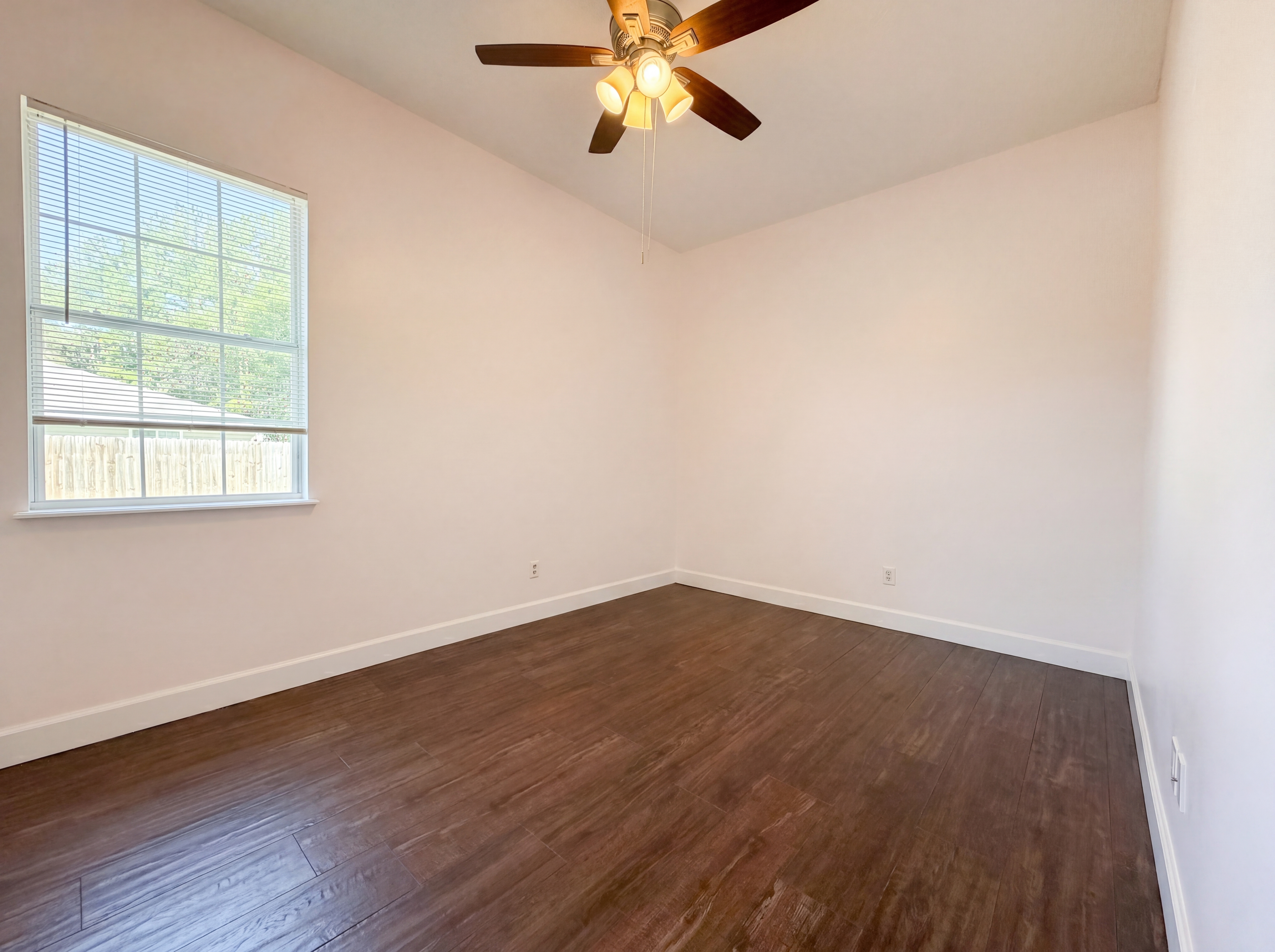 Photo 12 of 23 of 11215 Martin Lakes Dr N, Jacksonville, FL