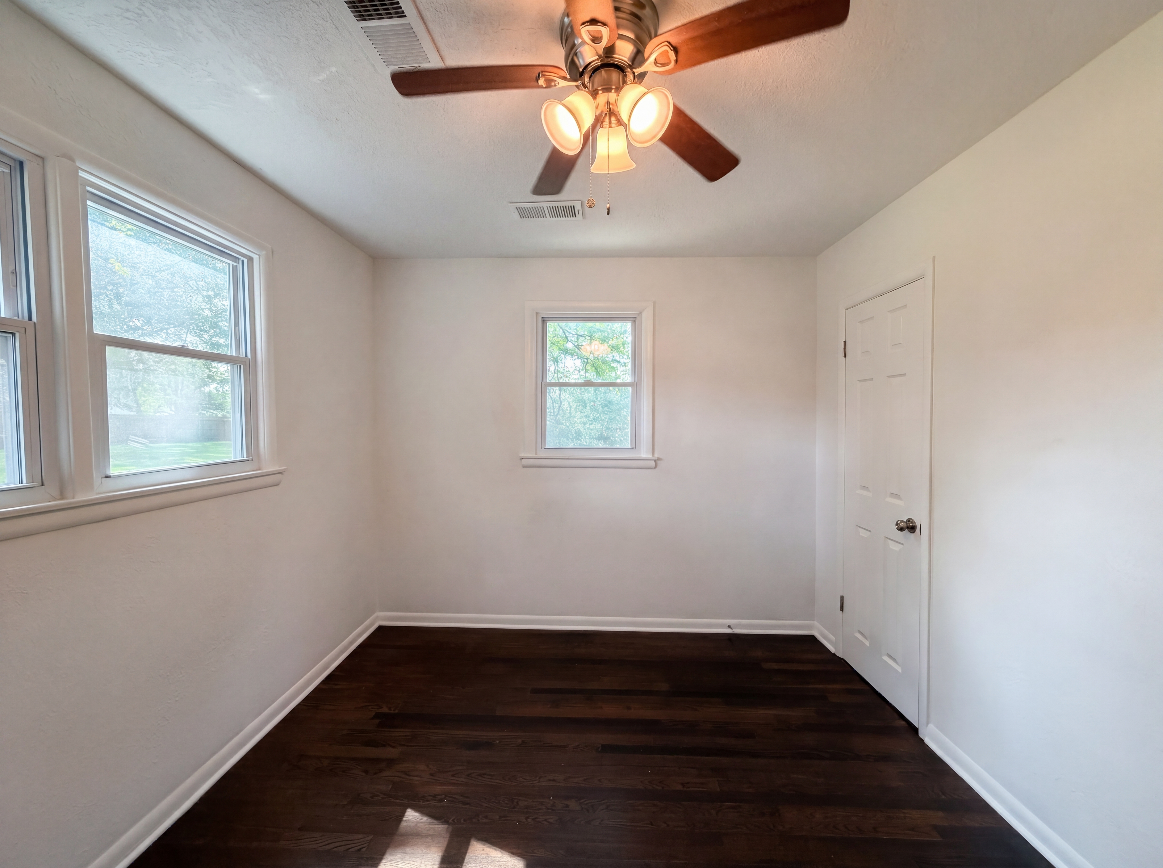 Photo 11 of 16 of 1825 NE Bren Mar Rd, Lees Summit, MO