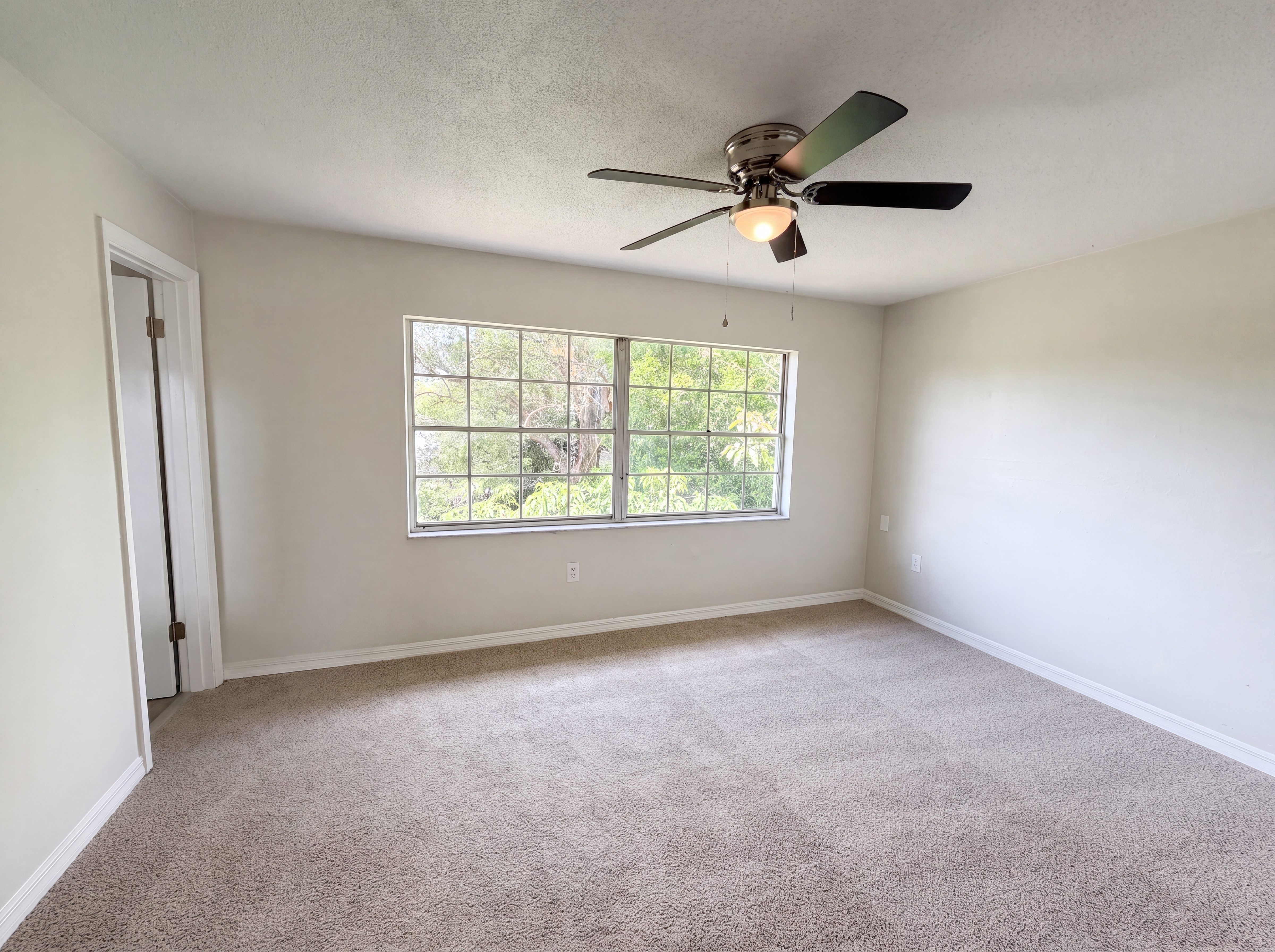 Photo 10 of 26 of 333 E Chelsea St, Deland, FL