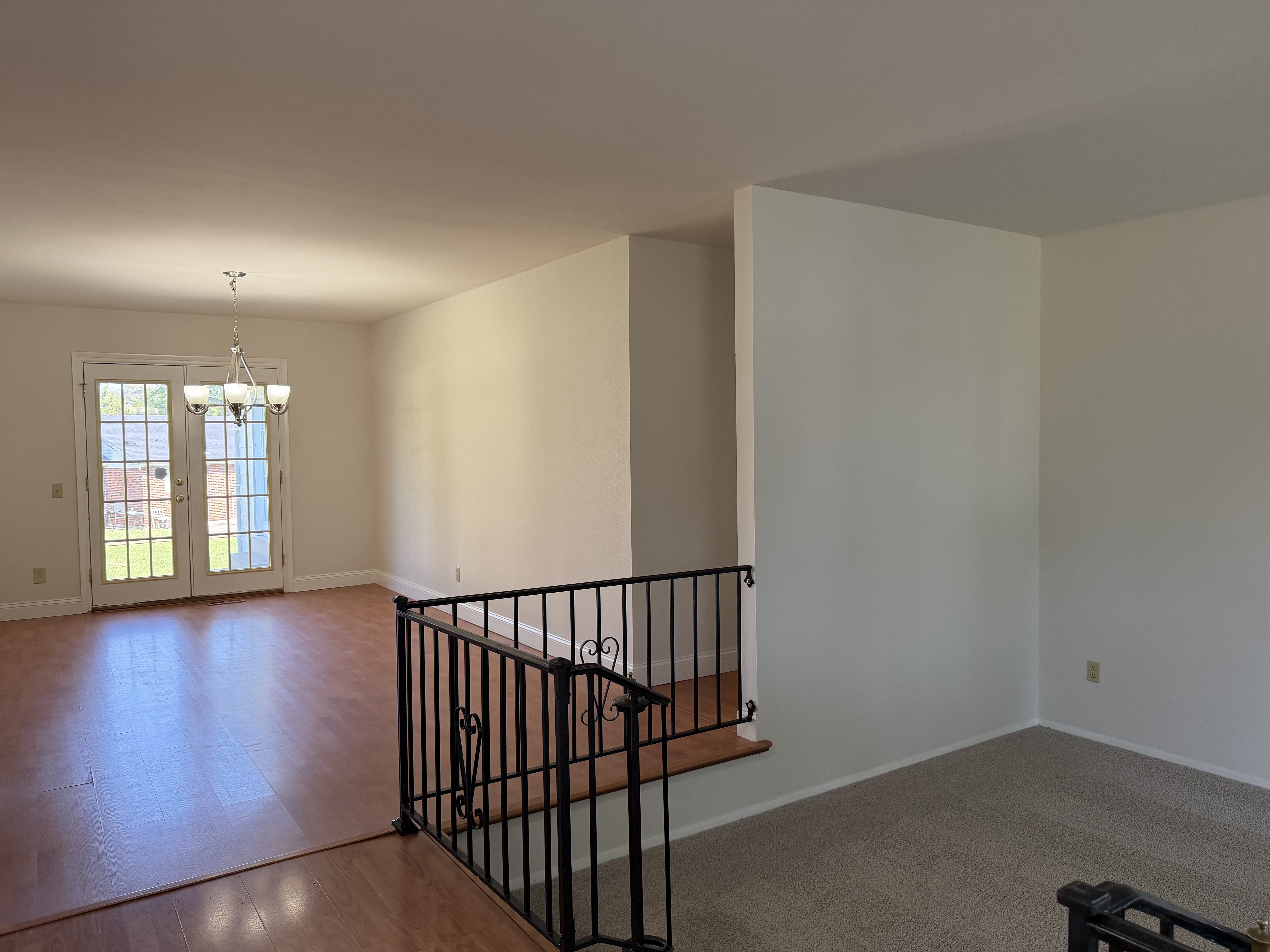 Photo 3 of 27 of 12132 Jerries Ln, Florissant, MO
