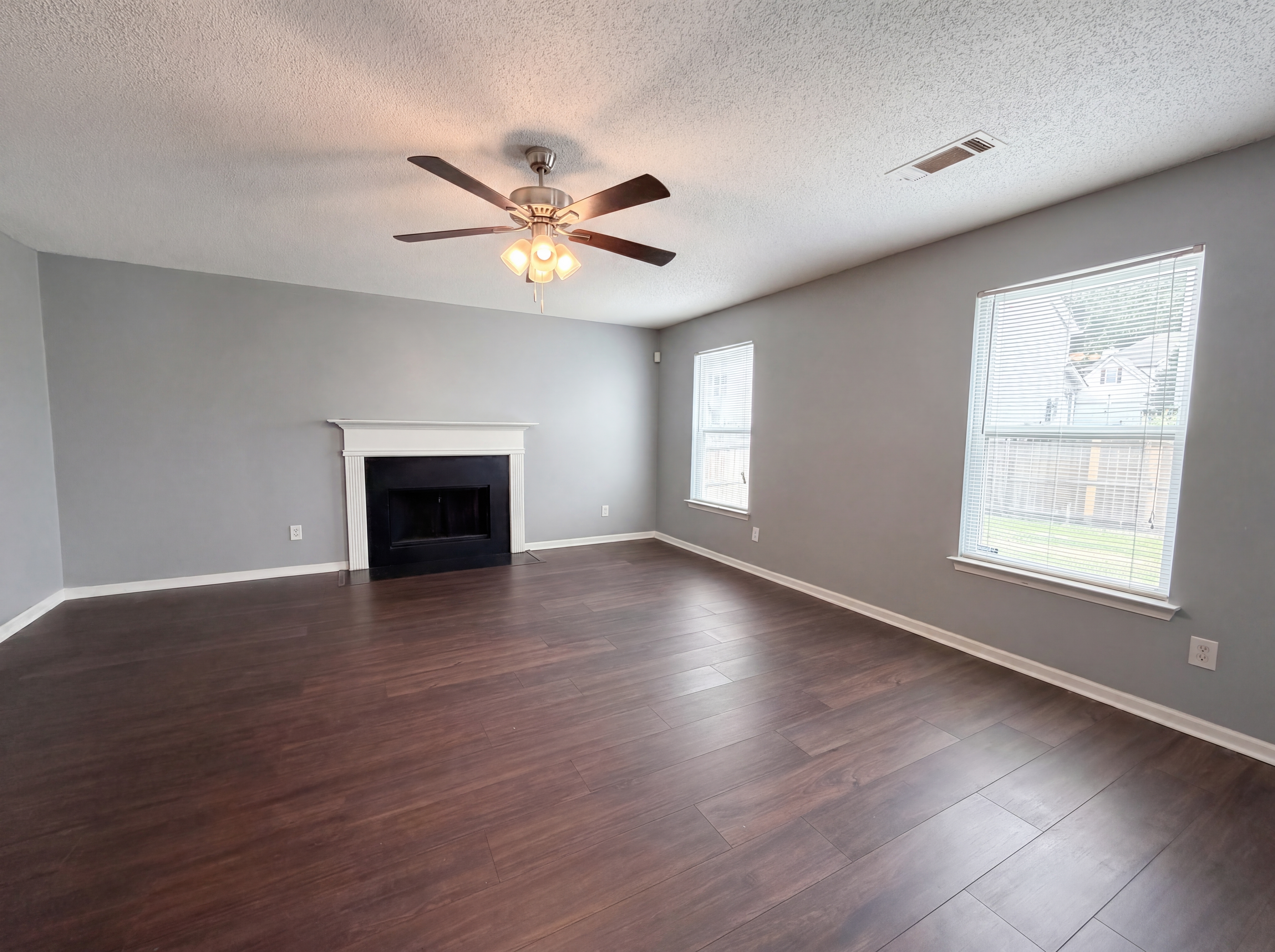Photo 7 of 21 of 4178 Winston Cir, Atlanta, GA