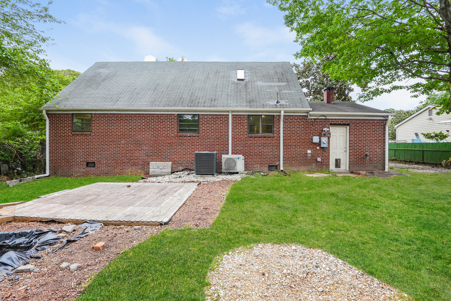 Photo 5 of 22 of 225 Thomas Nelson Ln, Williamsburg, VA