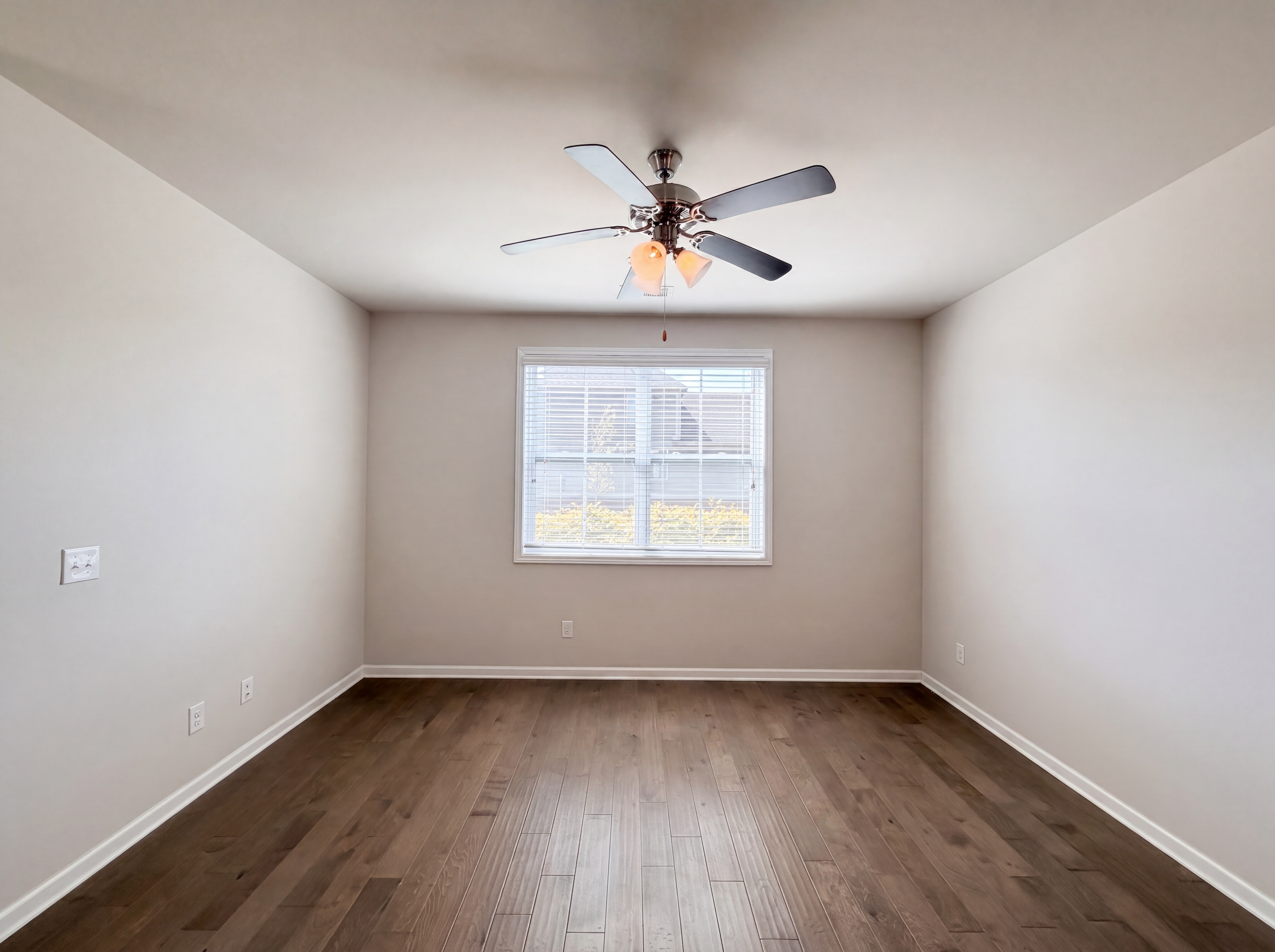 Photo 3 of 21 of 415 Prestige Ct, Pleasant View, TN