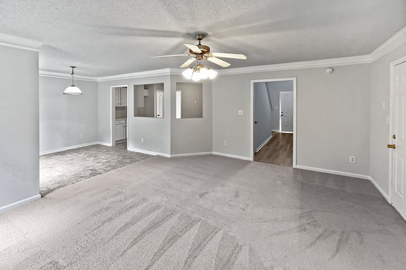 Property photo 3 of 752 Raindrops Rd