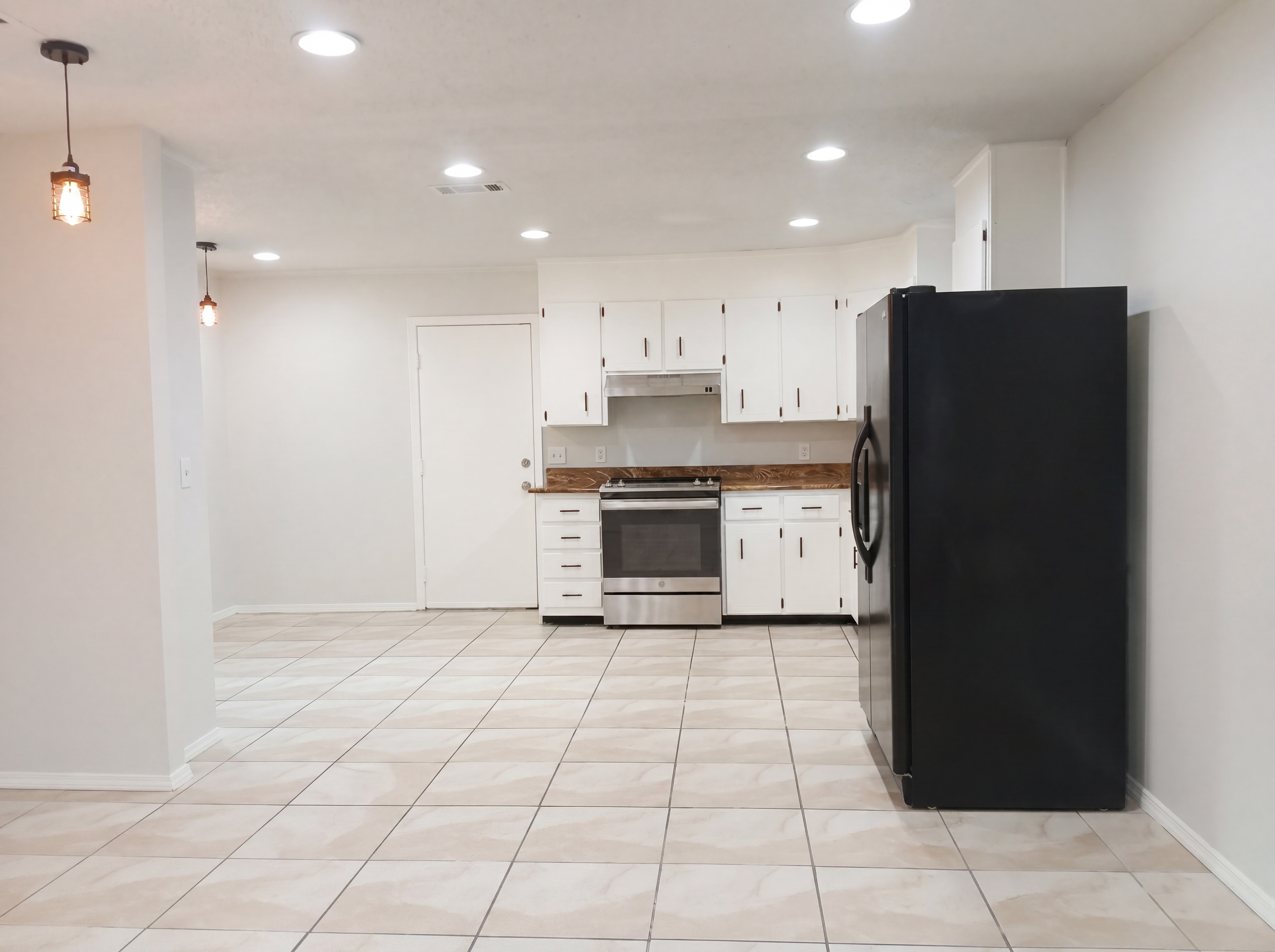 Photo 7 of 22 of 7746 Grundy St, Pensacola, FL
