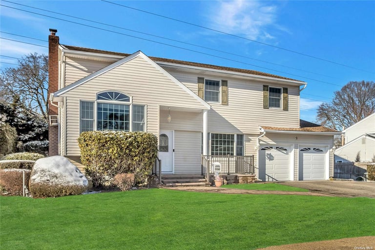 12 Lois Ln, Old Bethpage, NY 11804 Opendoor