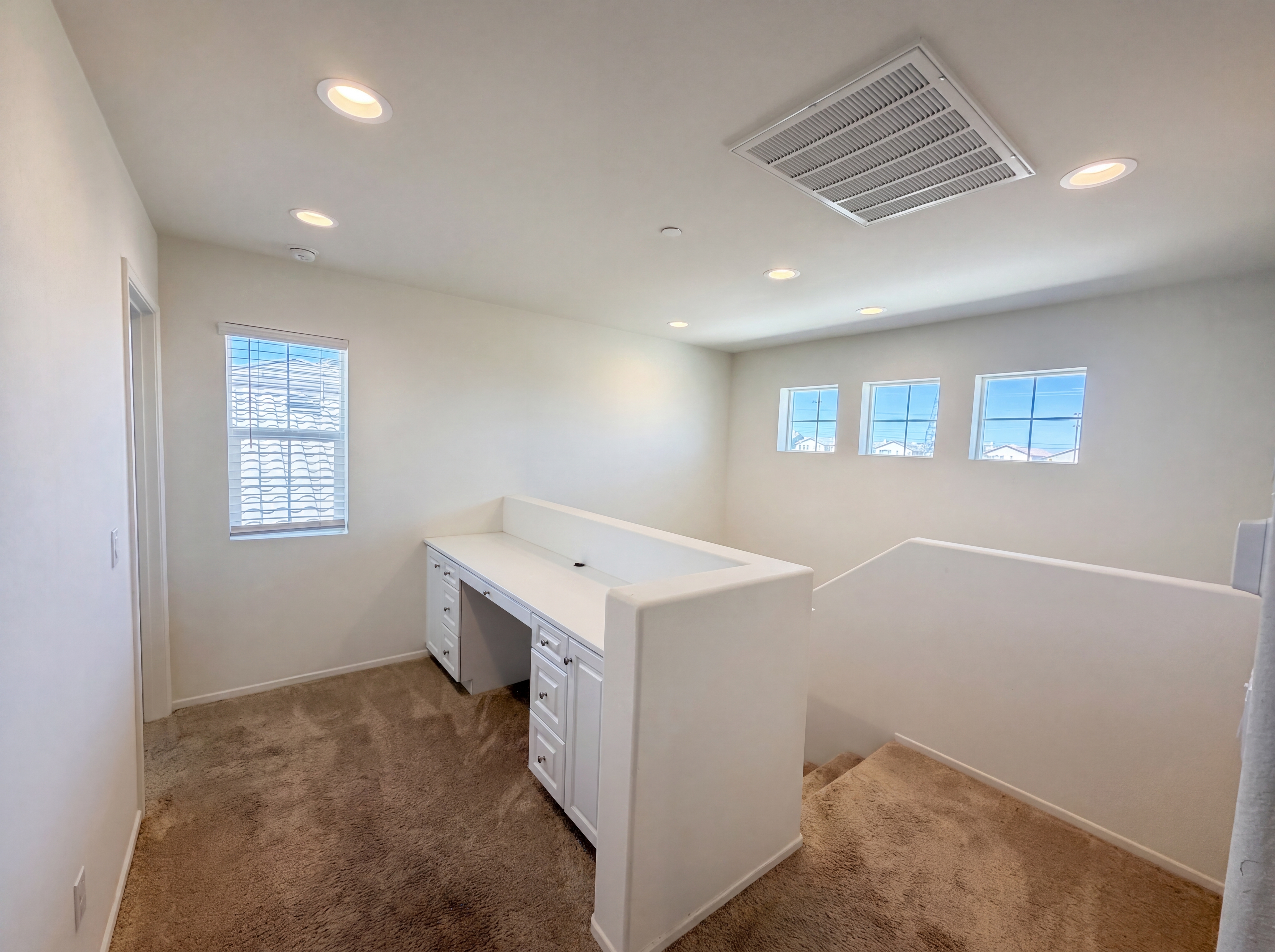 Photo 11 of 34 of 15110 Paseo Verde Pl, Victorville, CA