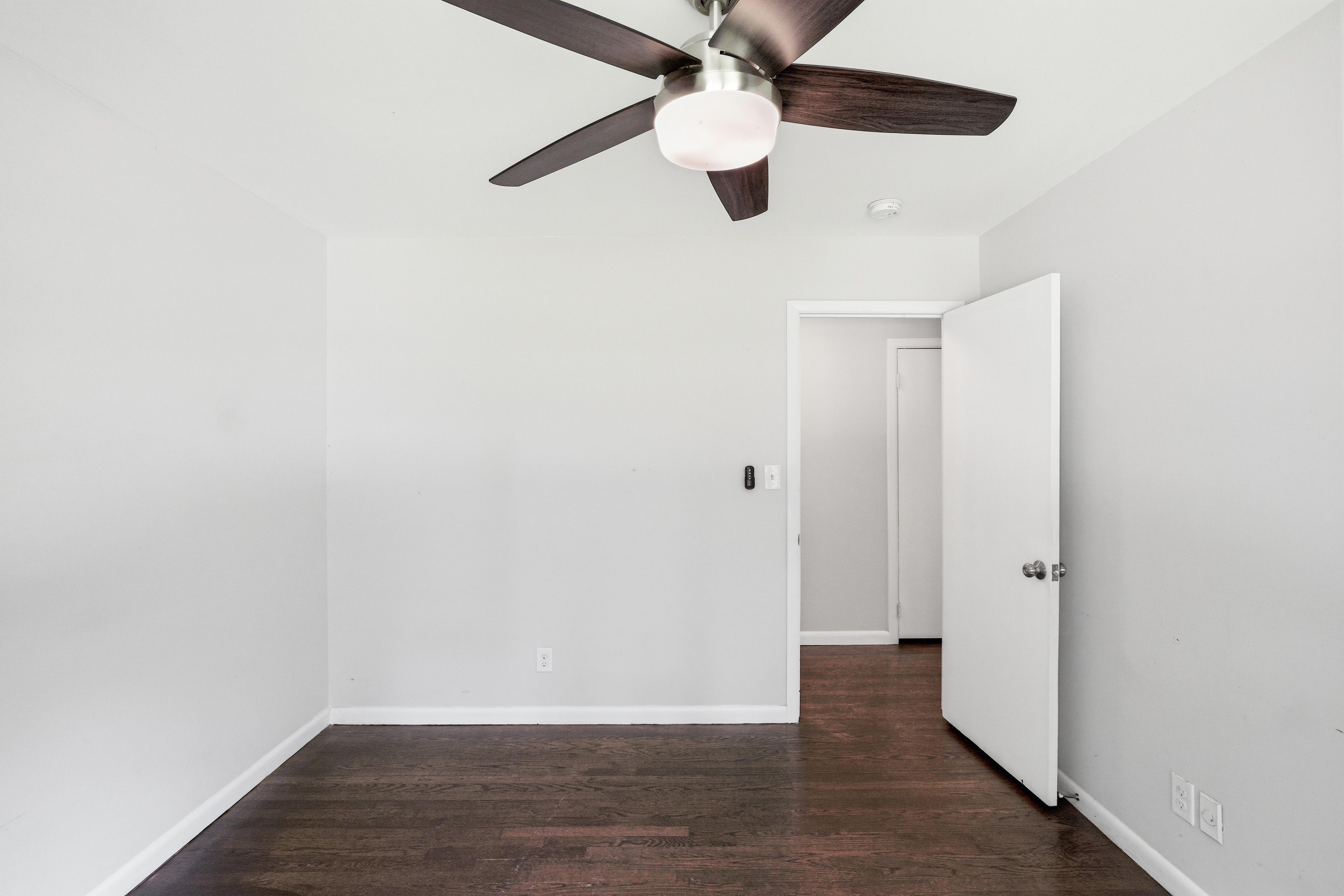 Photo 15 of 35 of 3020 Landrum Dr SW, Atlanta, GA