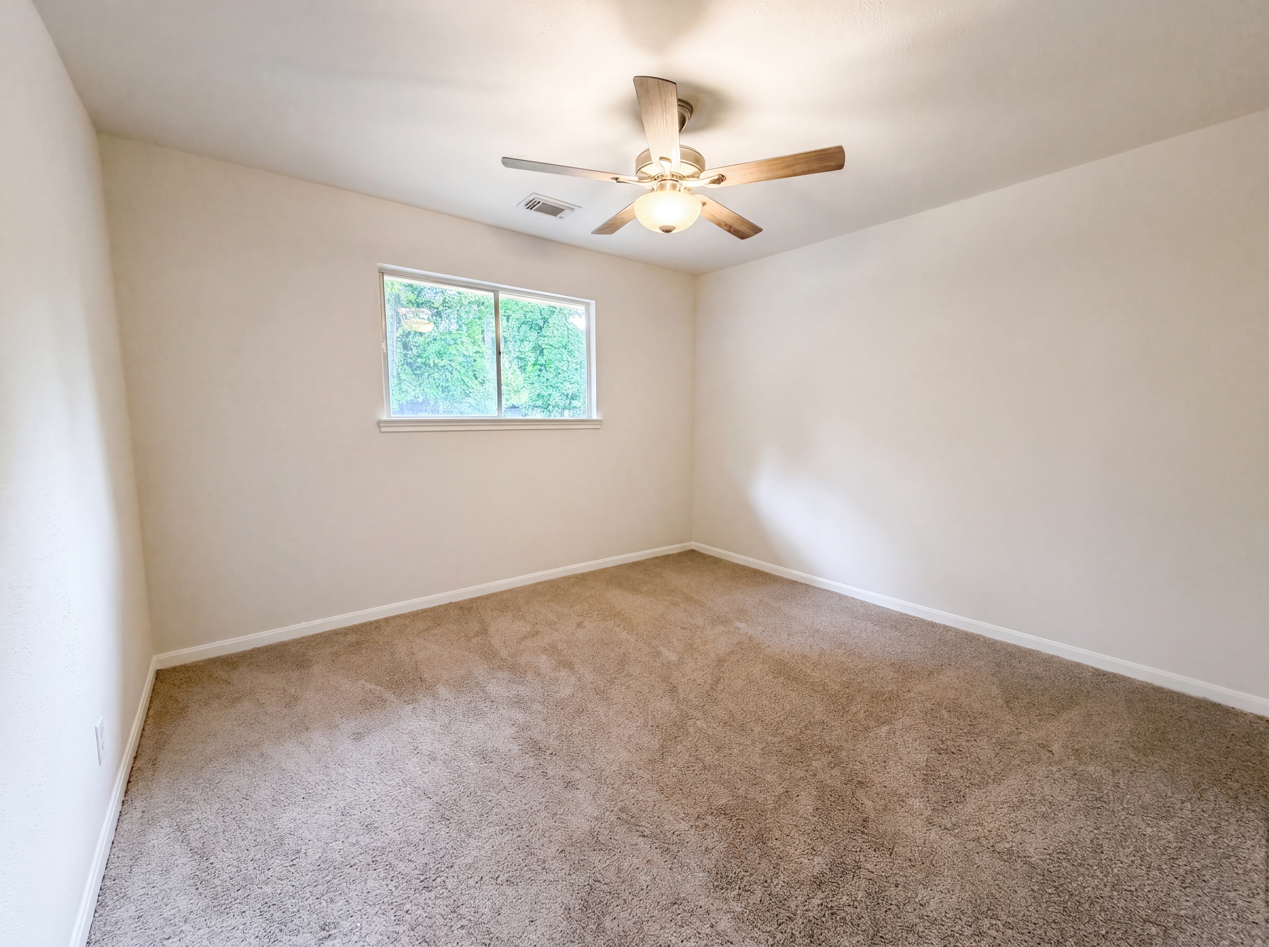 Photo 15 of 23 of 17518 Rustington Dr, Spring, TX