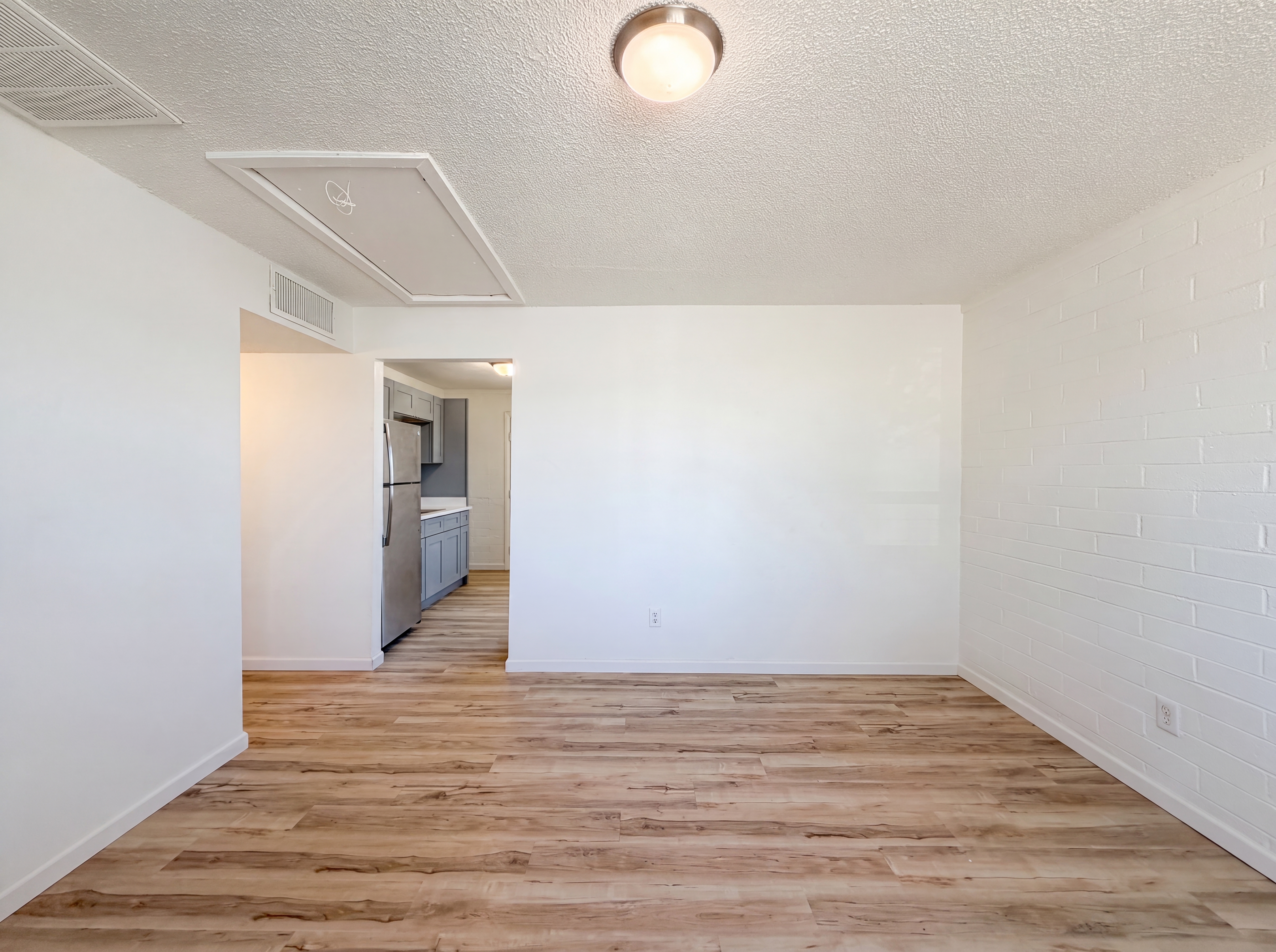 Photo 14 of 18 of 6224 S 20th St, Phoenix, AZ