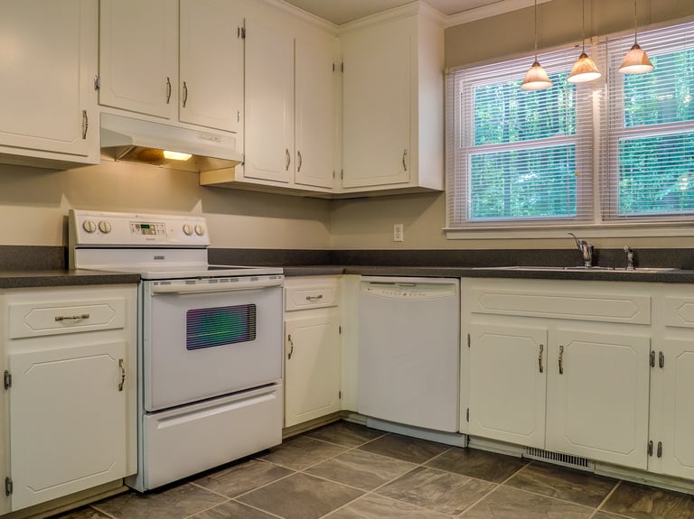 Photo 3 of 19 - 5113 Laurie Dr, Raleigh, NC 27606